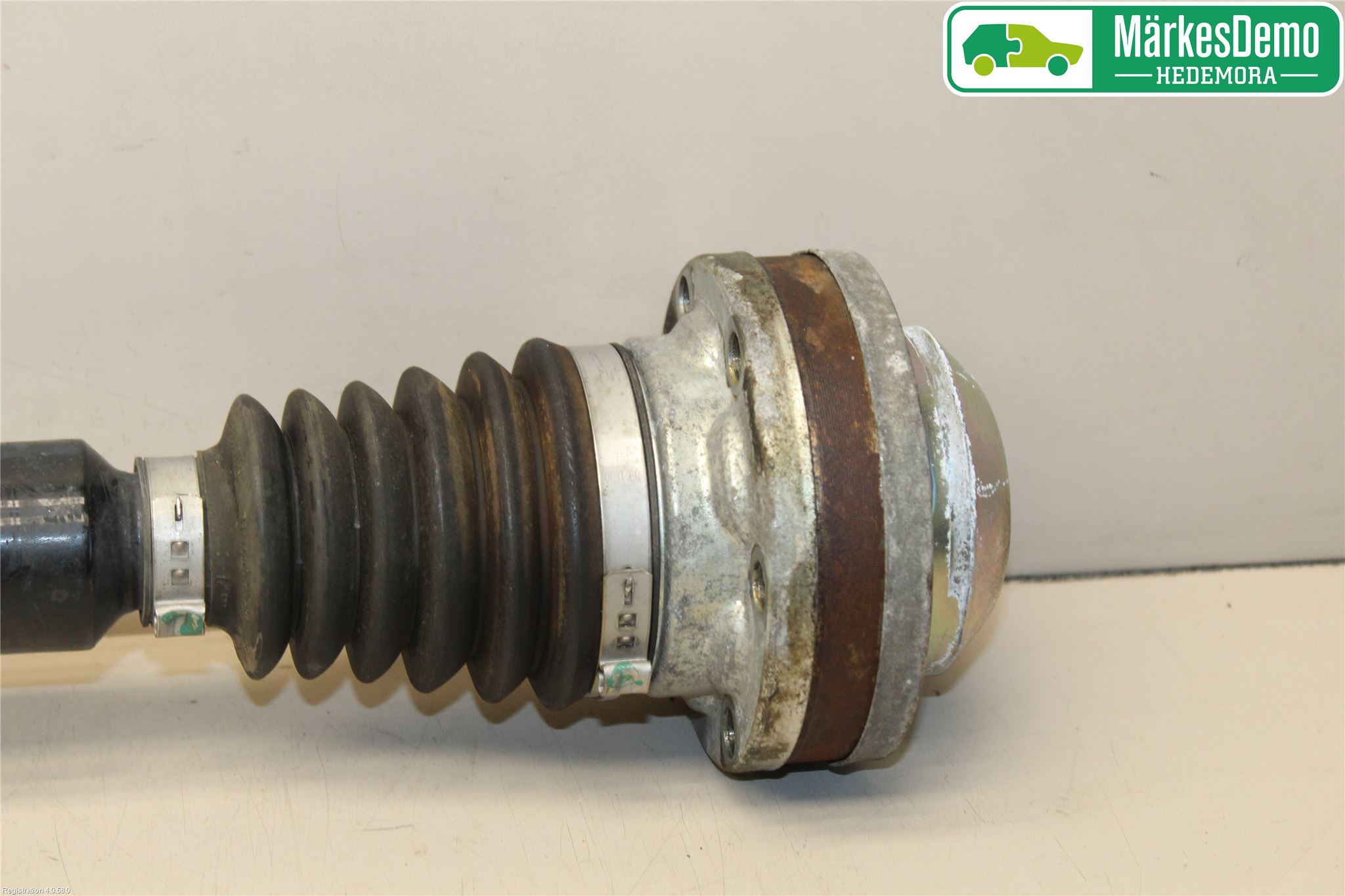 Volkswagen VW PASSAT 11-14 Drivaxel Fram Höger