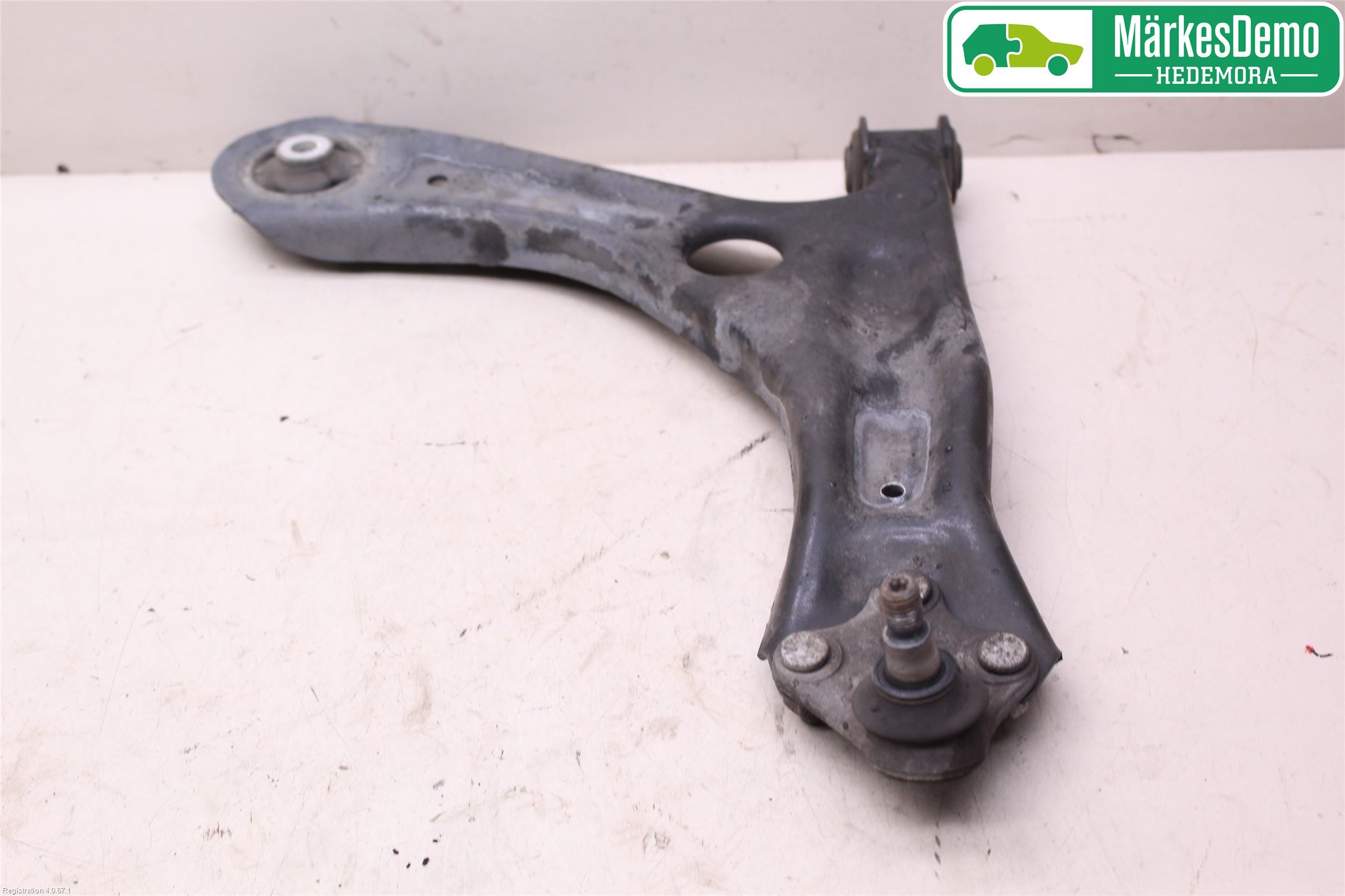 Volkswagen VW UP! / E-UP! Bärarm Fram Undre Hö