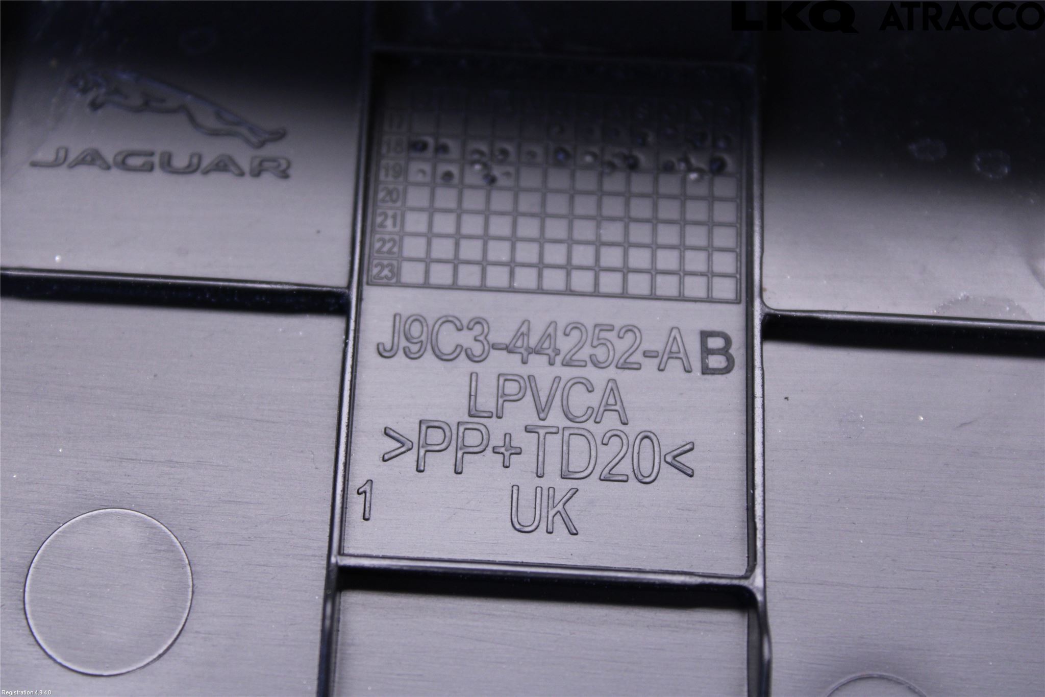 Jaguar E-PACE 17- Inredning Bakluckeklädsel