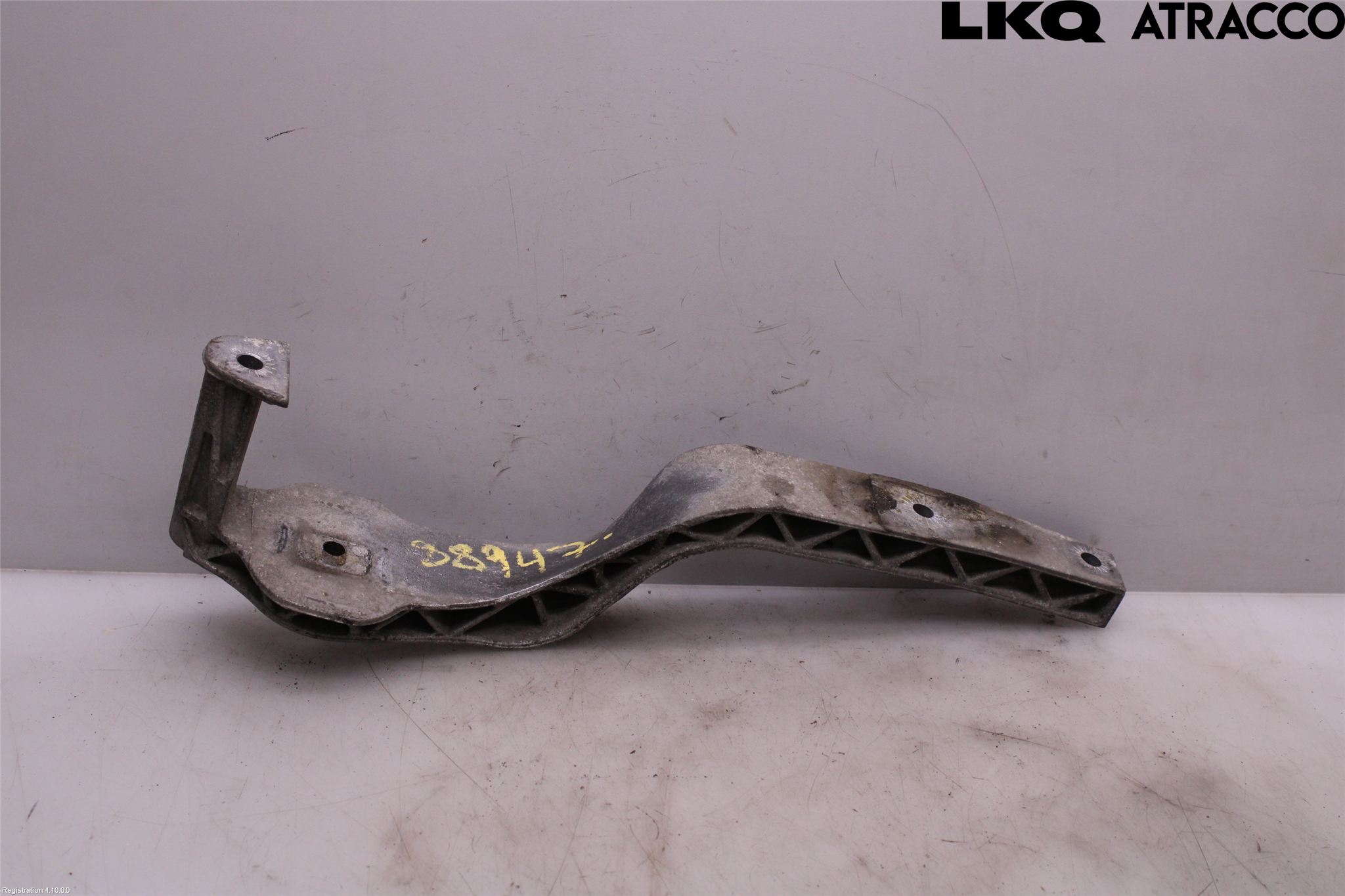 Audi A4/S4 94-99 Bakaxel Fäste