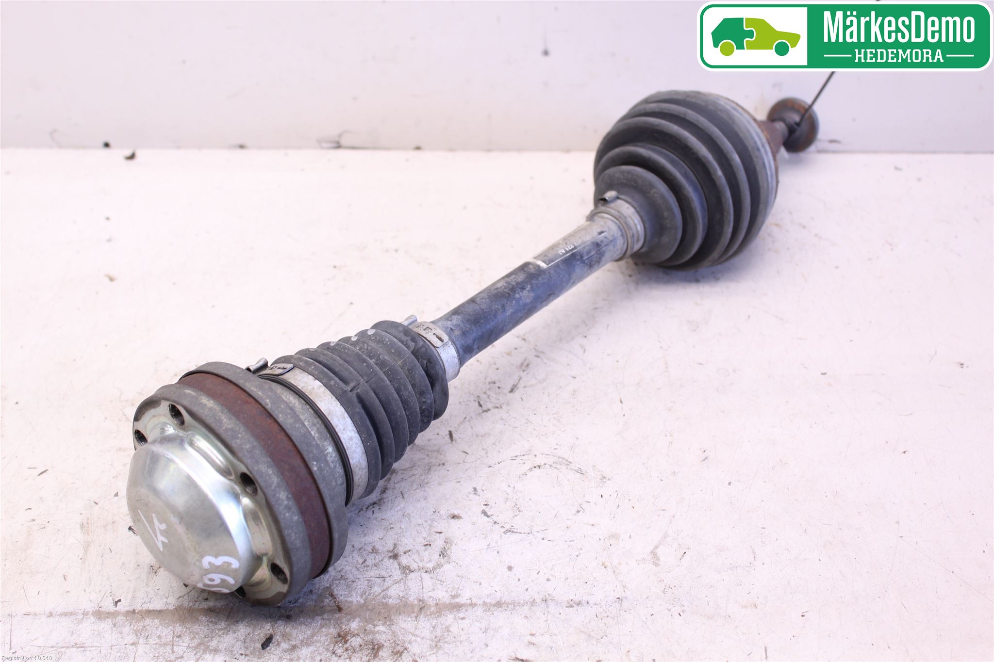 Volkswagen VW PASSAT 05-11 Drivaxel Fram Vänster