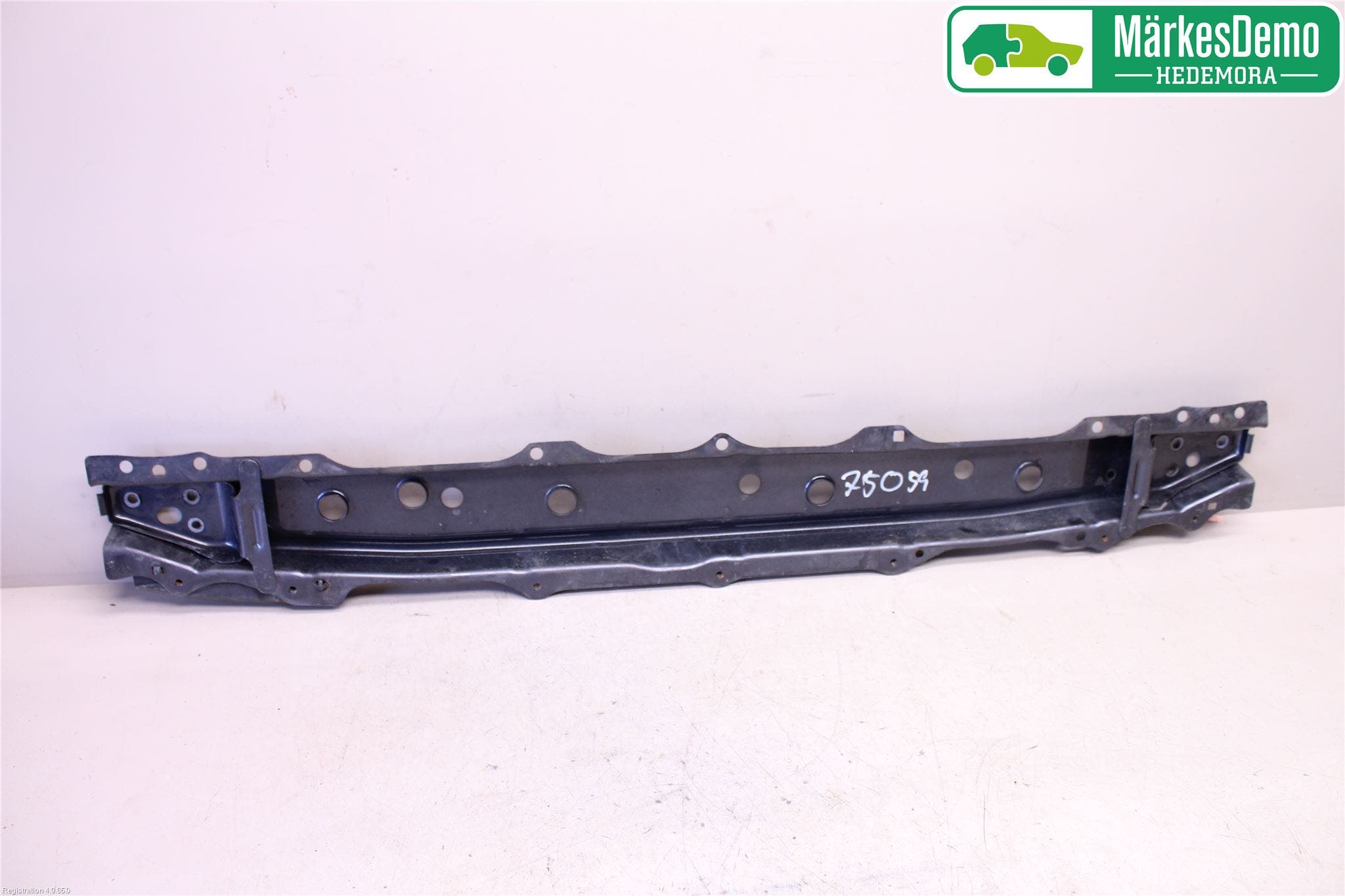 Toyota YARIS XP90 06-11 Frontplåt Undre
