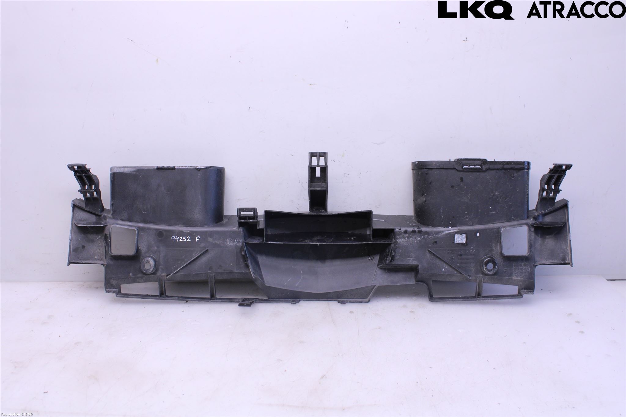 Mercedes-Benz MB E-KLASS (W212) 09-16 Täckplast Front