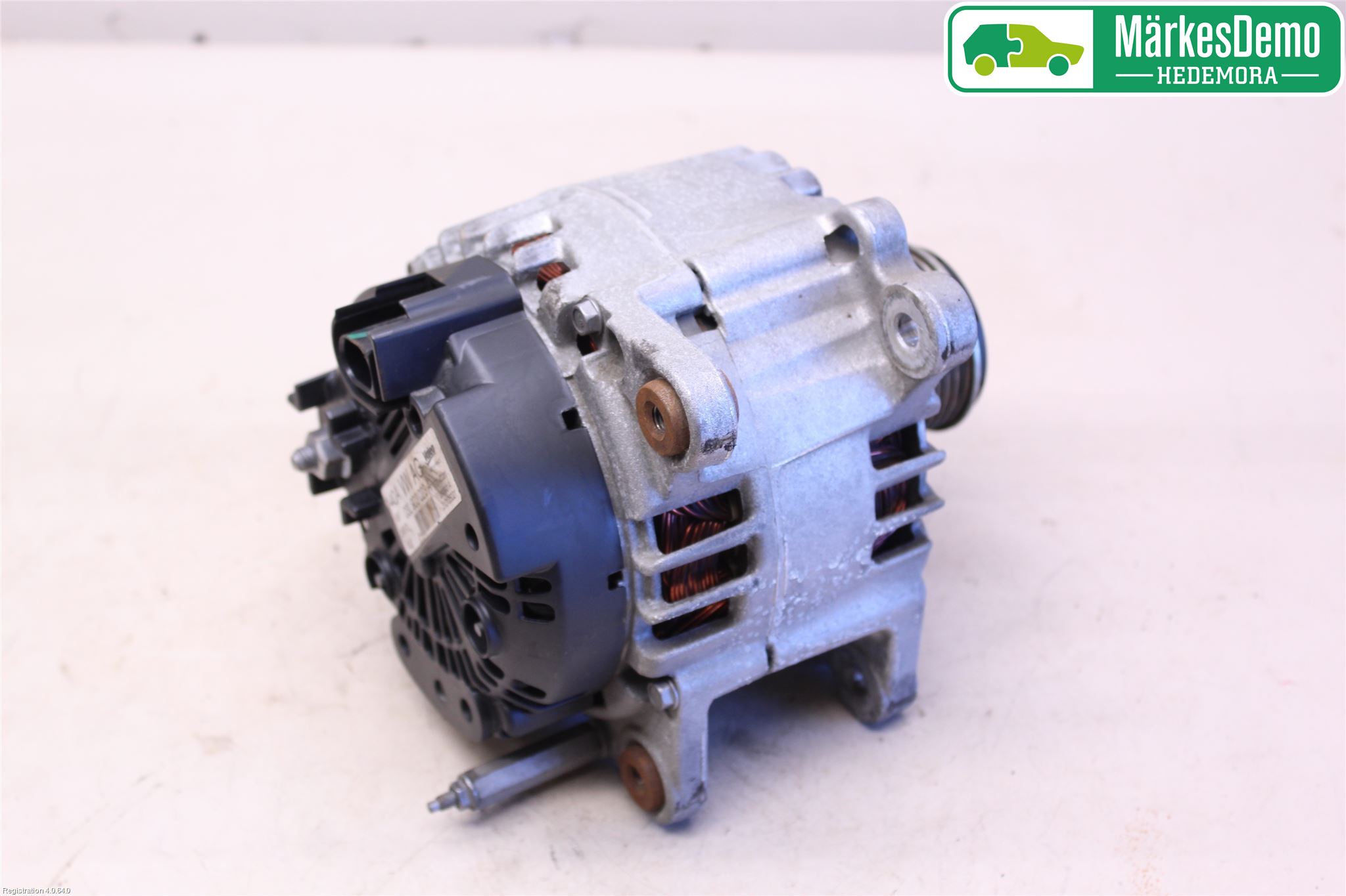Volkswagen VW GOLF VI 09-13 Generator