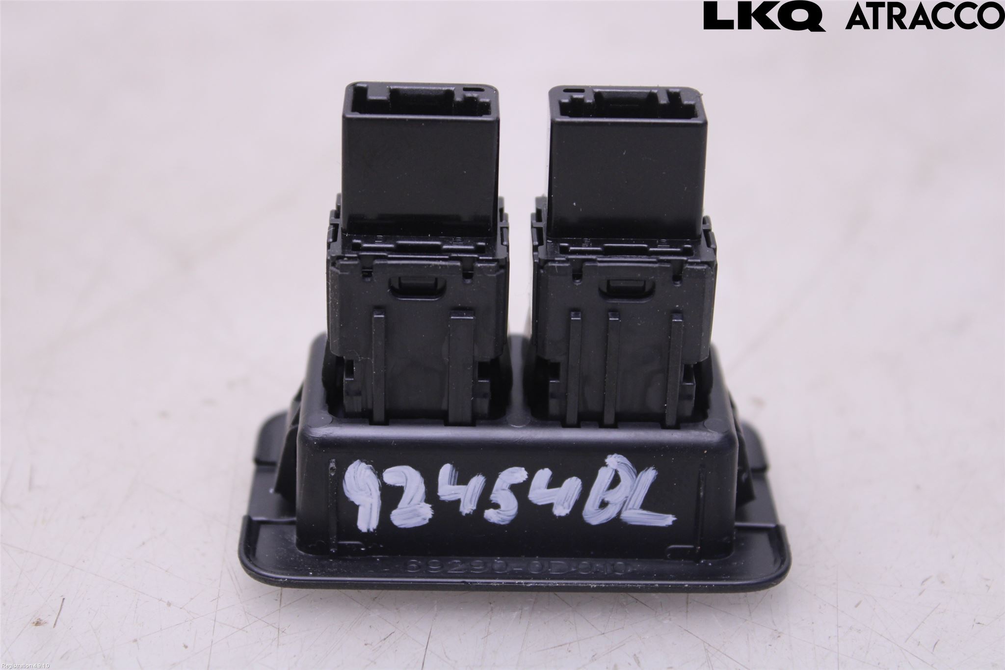 Toyota C-HR 24- Strömställare Baklucka