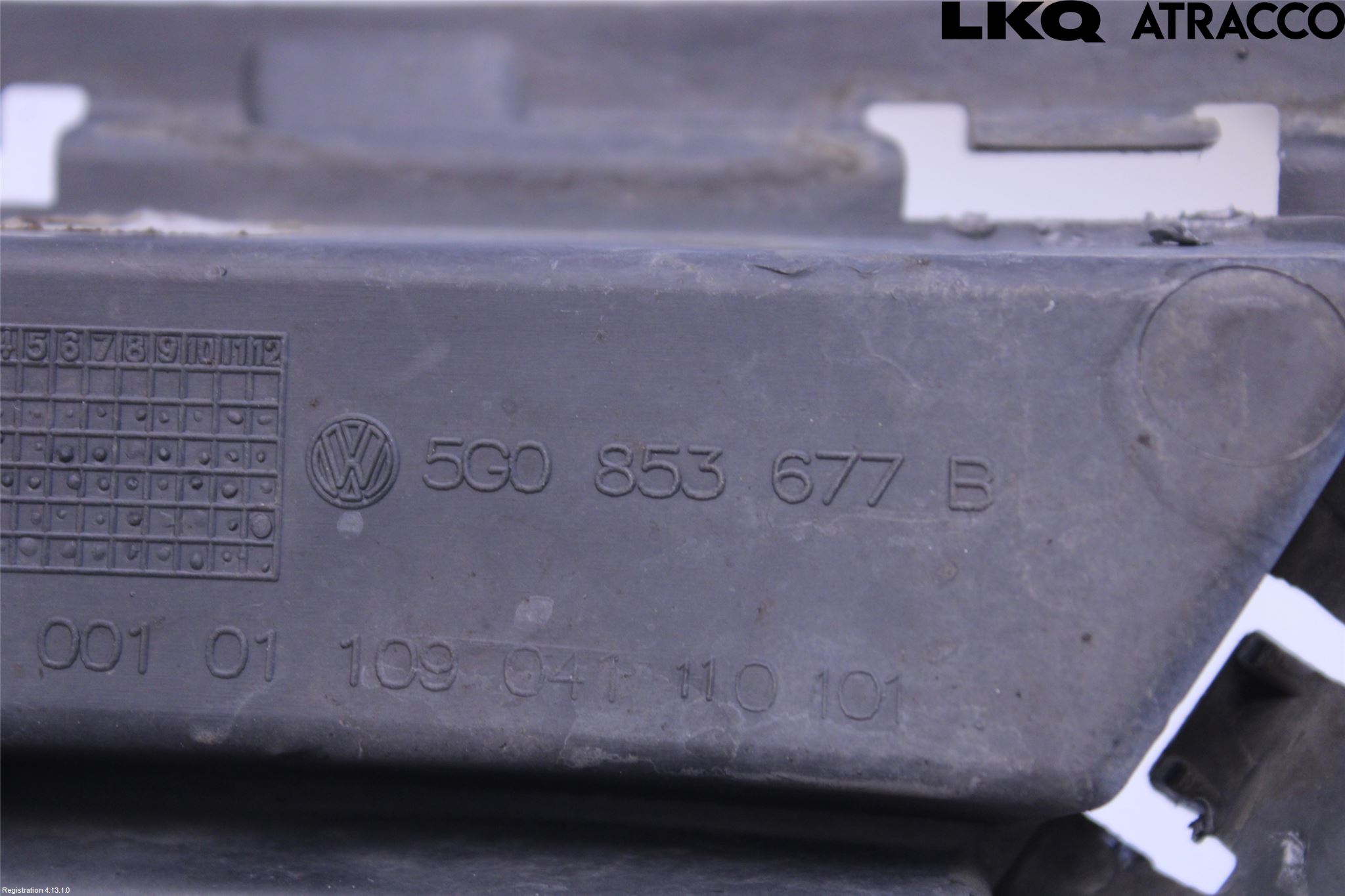 Volkswagen VW GOLF / E-GOLF VII 13-20 Grilldel Mitt