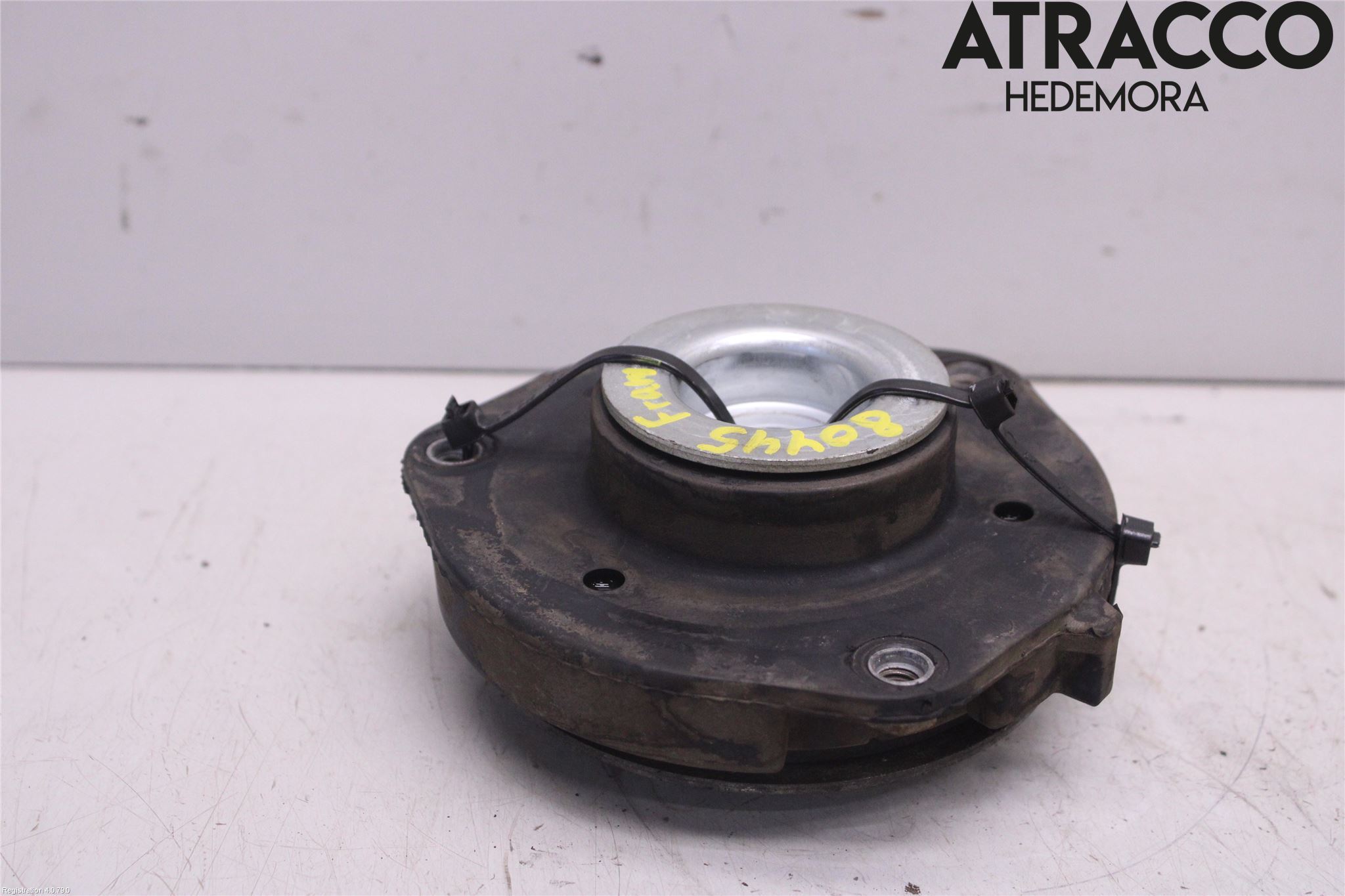 Volkswagen VW GOLF V 04-09 Fjäderbenslager Fram