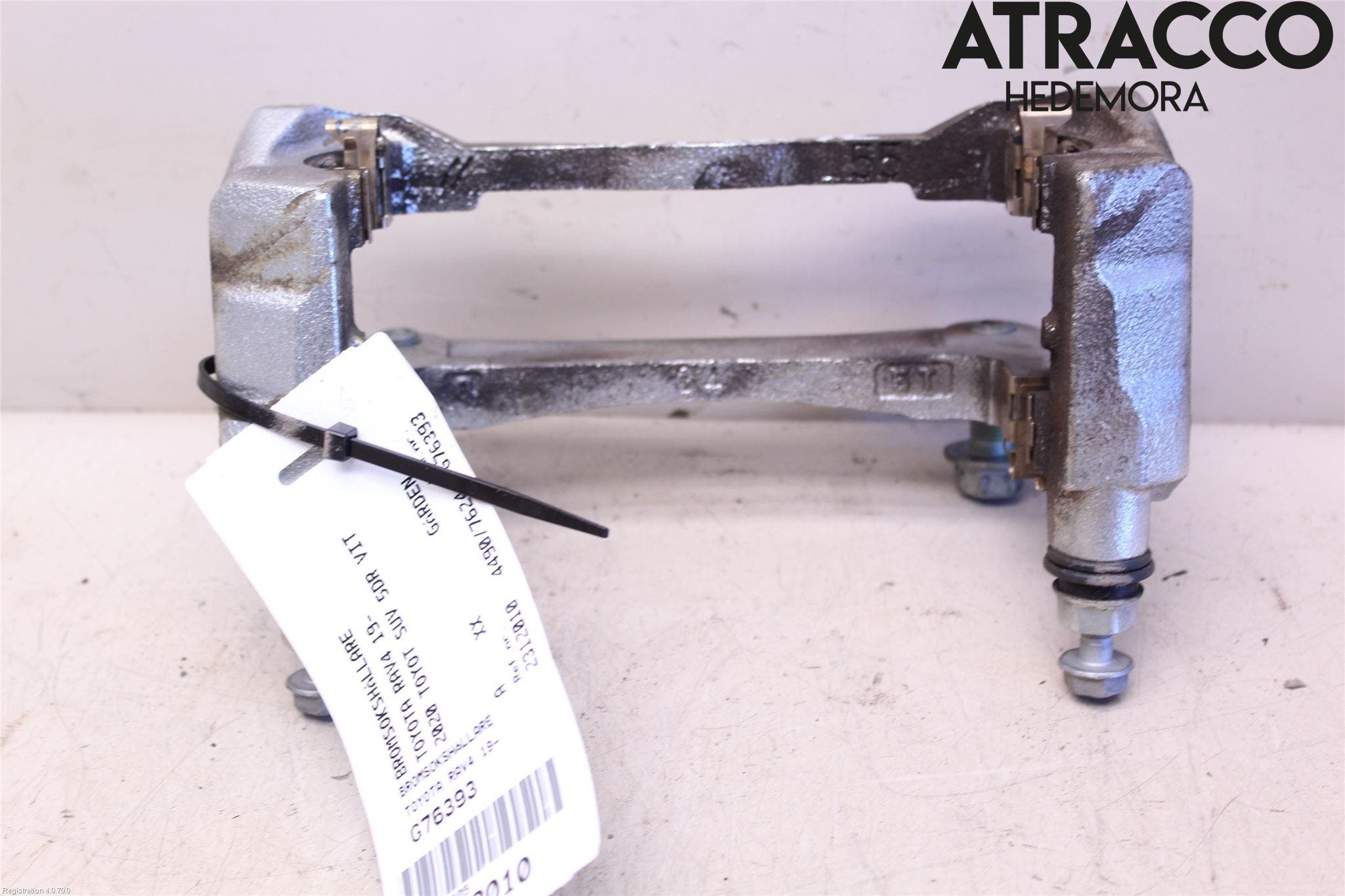 Toyota RAV4 19- Bromsokshållare