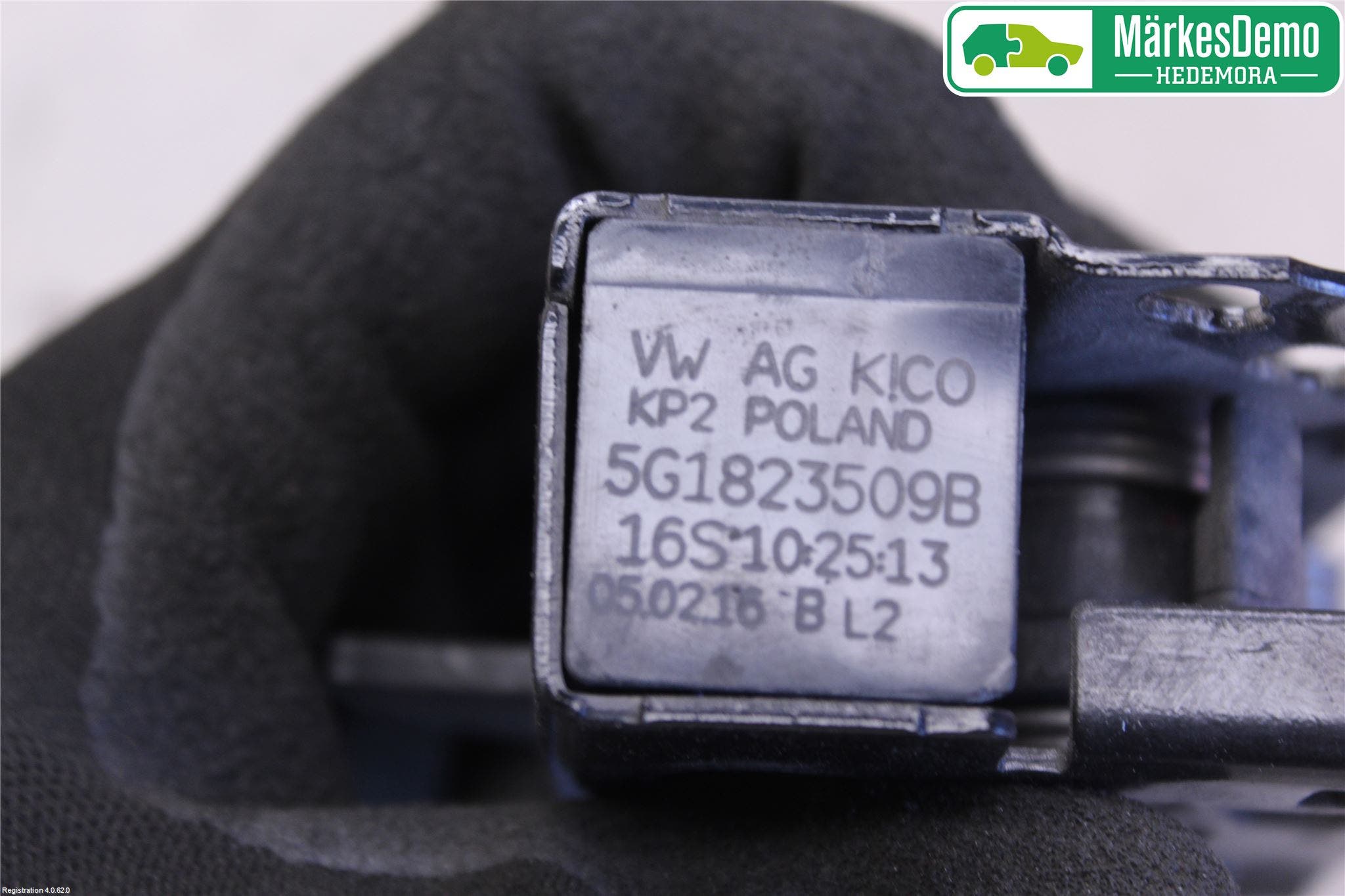 Volkswagen VW GOLF / E-GOLF VII 13-20 Huvlås