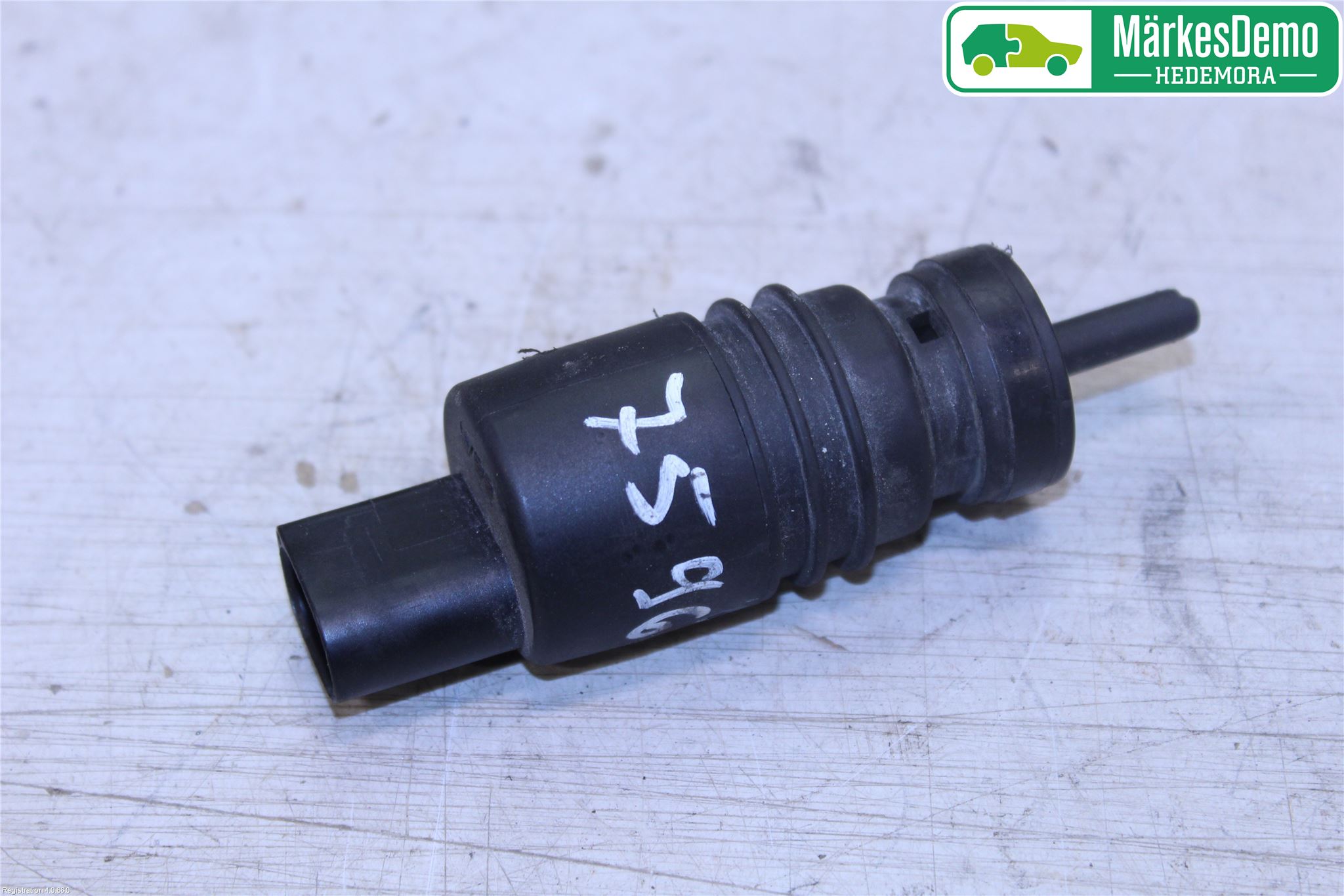 BMW X5 E53     99-06 Spolarpump Vindruta