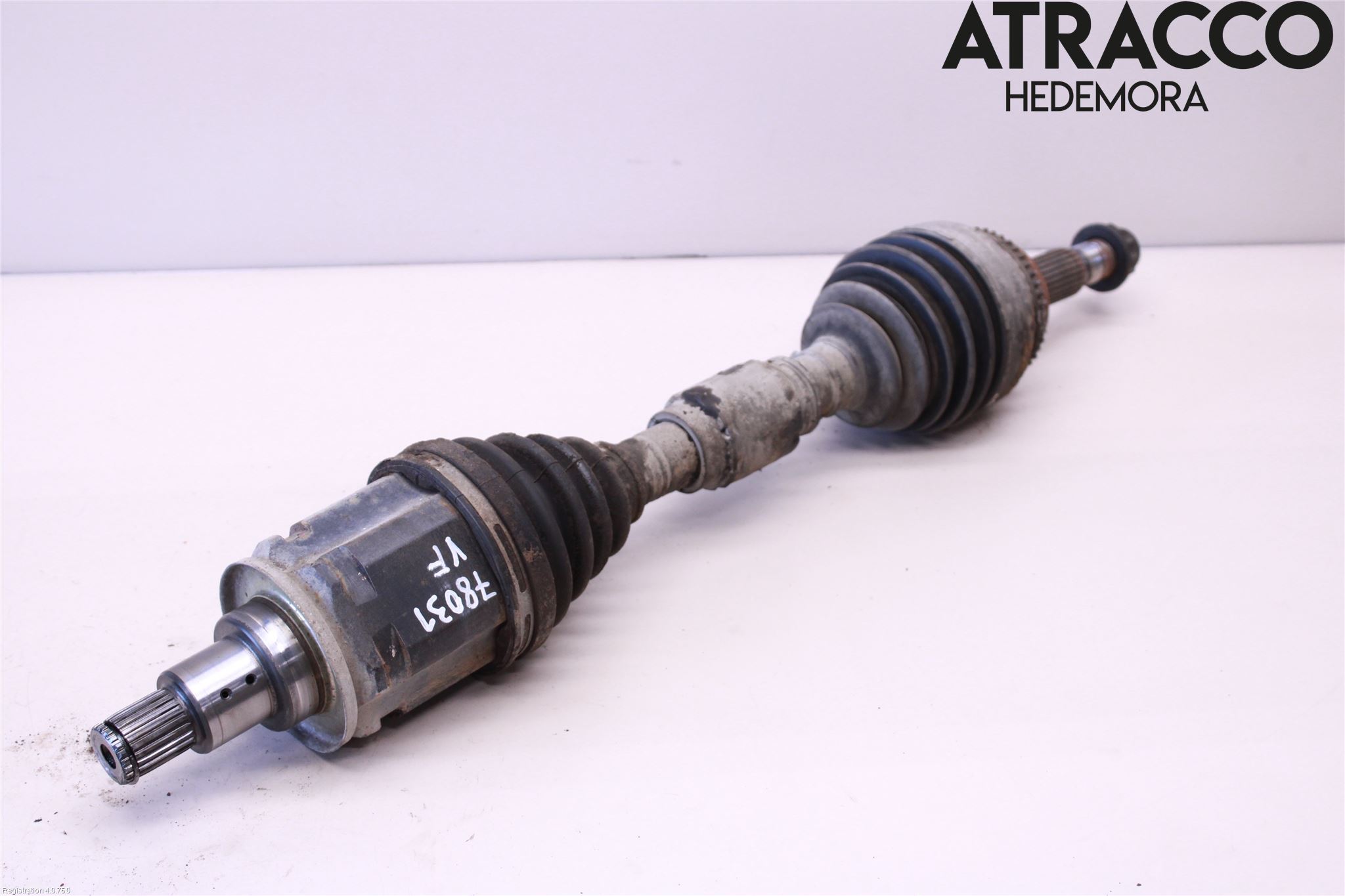 Toyota RAV 4 00-06 Drivaxel Fram Vänster