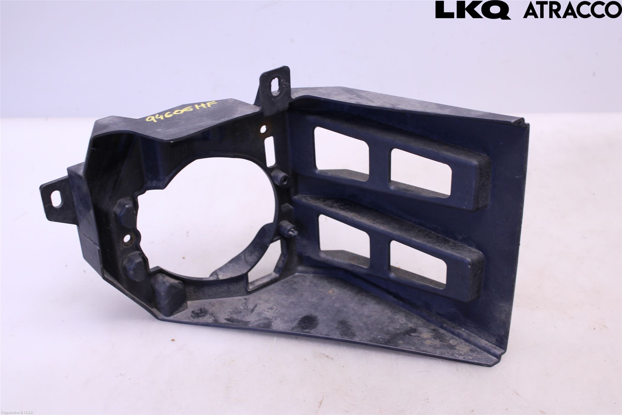 Lexus CT 200h Dimljussarg Fram