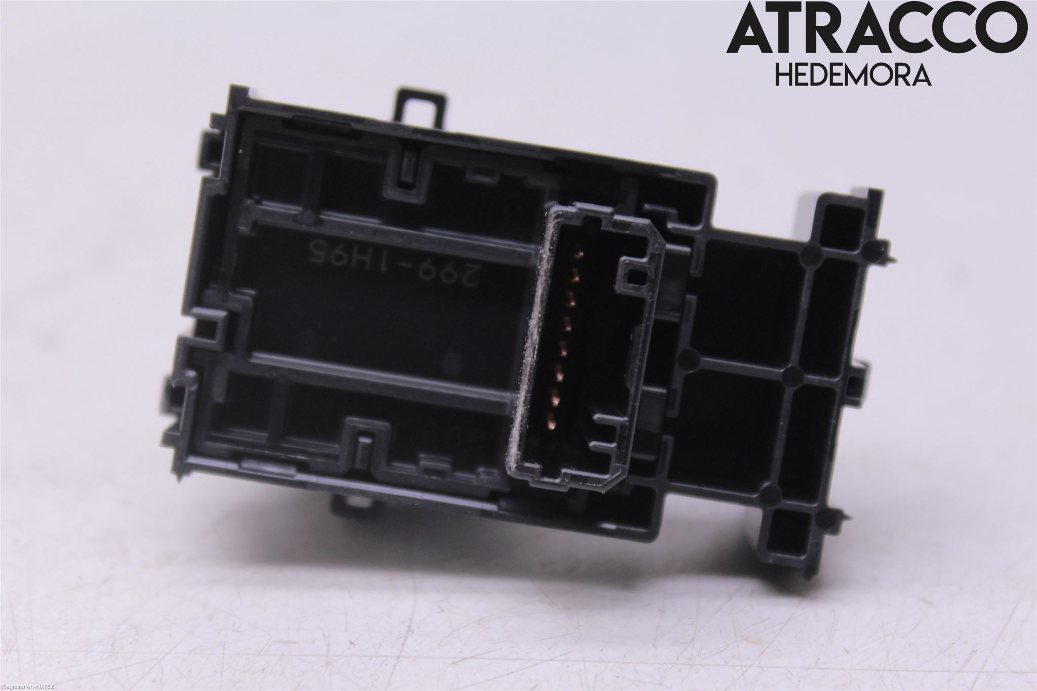 Lexus UX/300e 19- Strömställare Elhiss