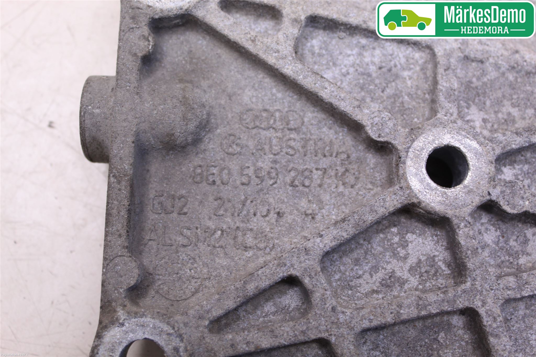 Audi A4/S4 05-07 Bakaxel Fäste