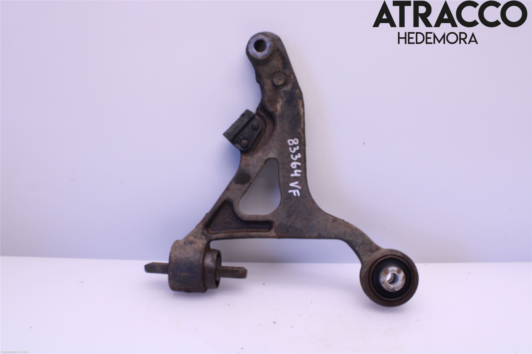 Volvo V70 05-08 Bärarm Fram Undre Vä