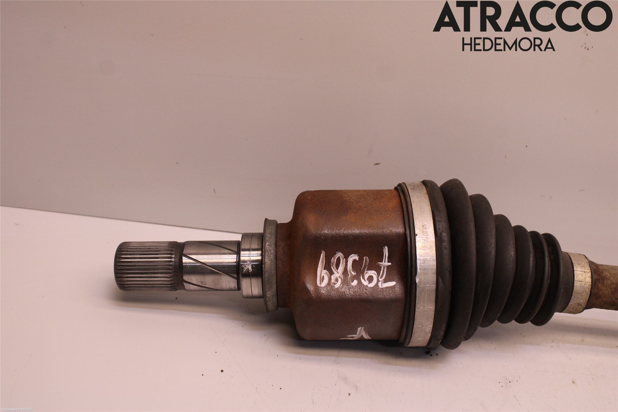 Nissan NV300 16-22 Drivaxel Fram Vänster