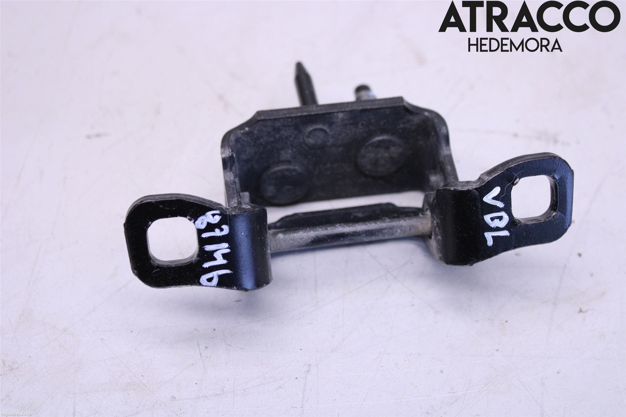 Volvo XC60 09-13 Bakluckegångjärn Vä