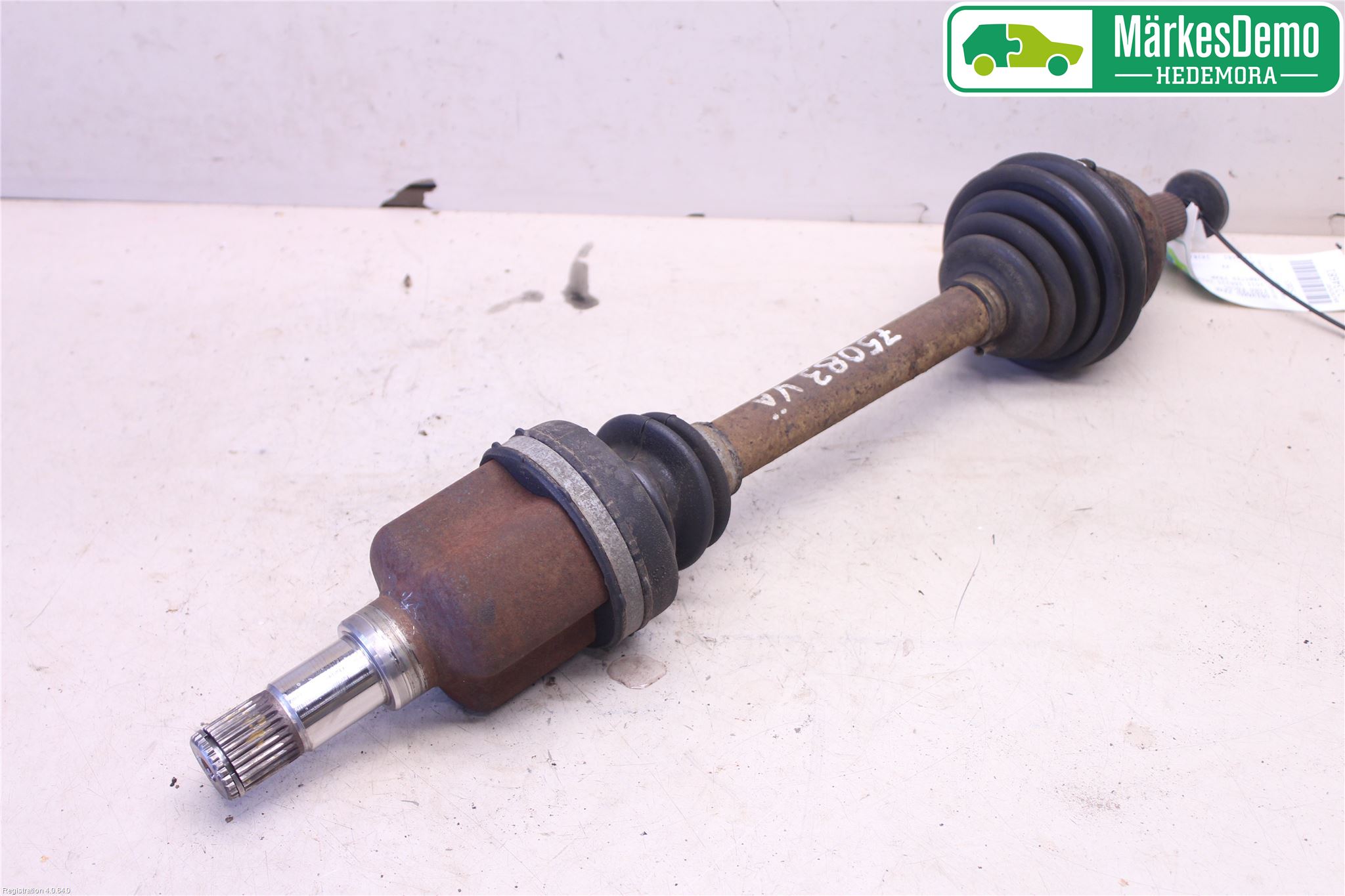 Ford FOCUS 08-11 Drivaxel Fram Vänster