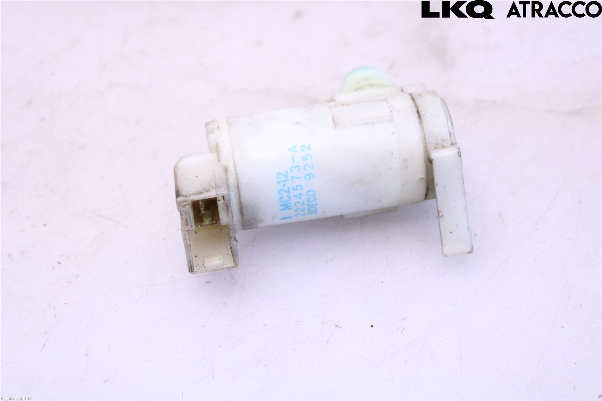 Nissan ALMERA    96-00 Spolarpump Vindruta