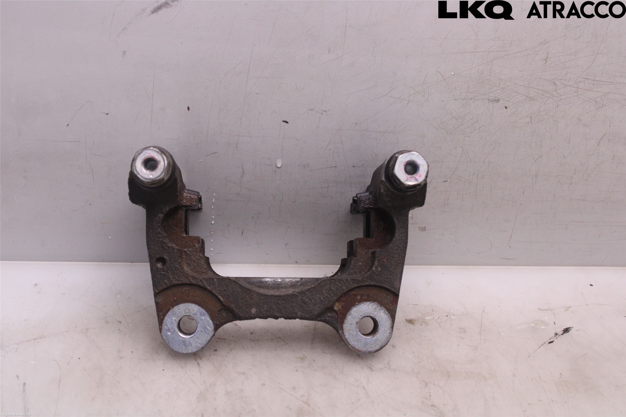 Toyota RAV4 19- Bromsokshållare