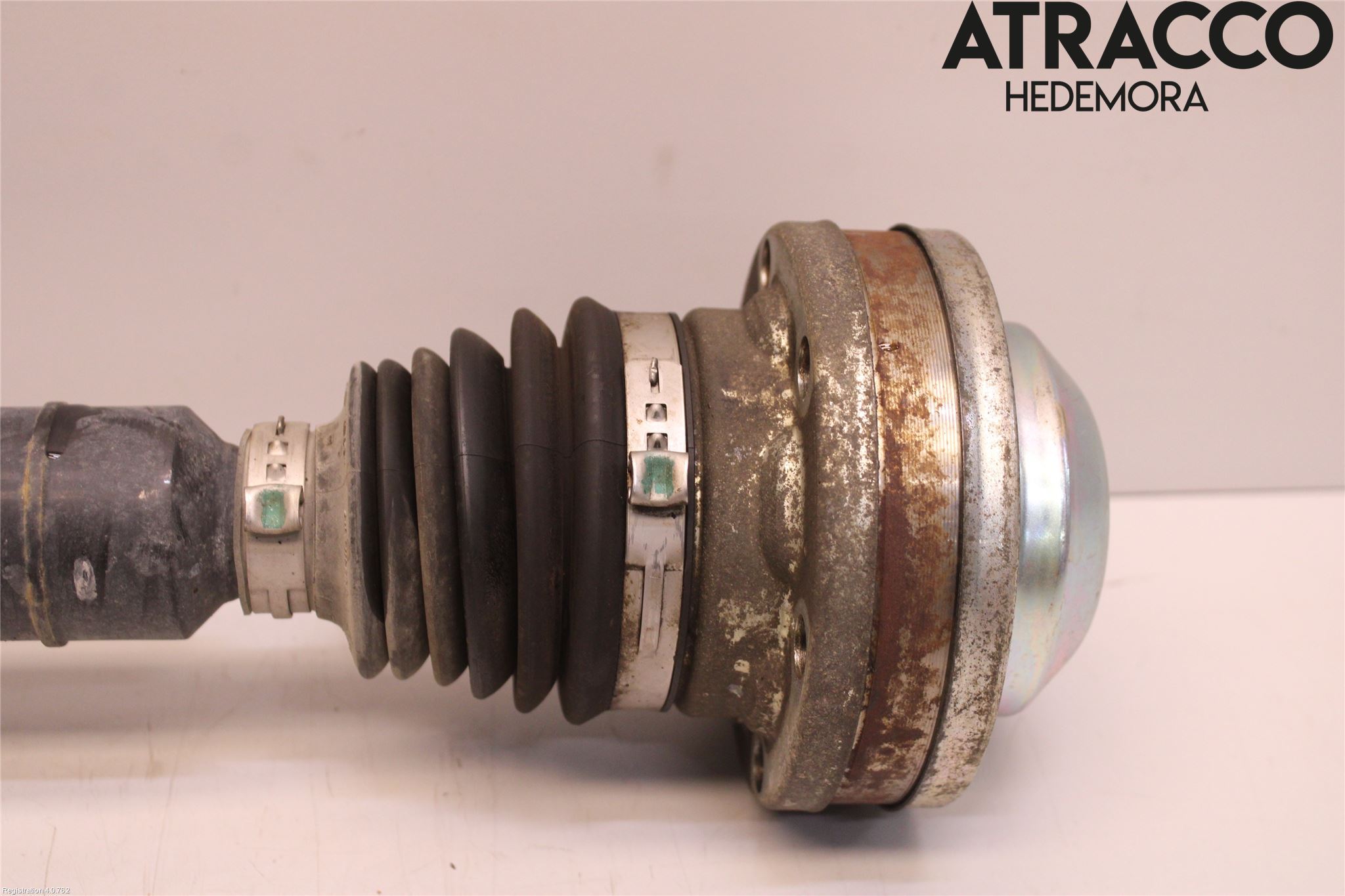 Volkswagen VW CADDY 11-15 Drivaxel Fram Höger