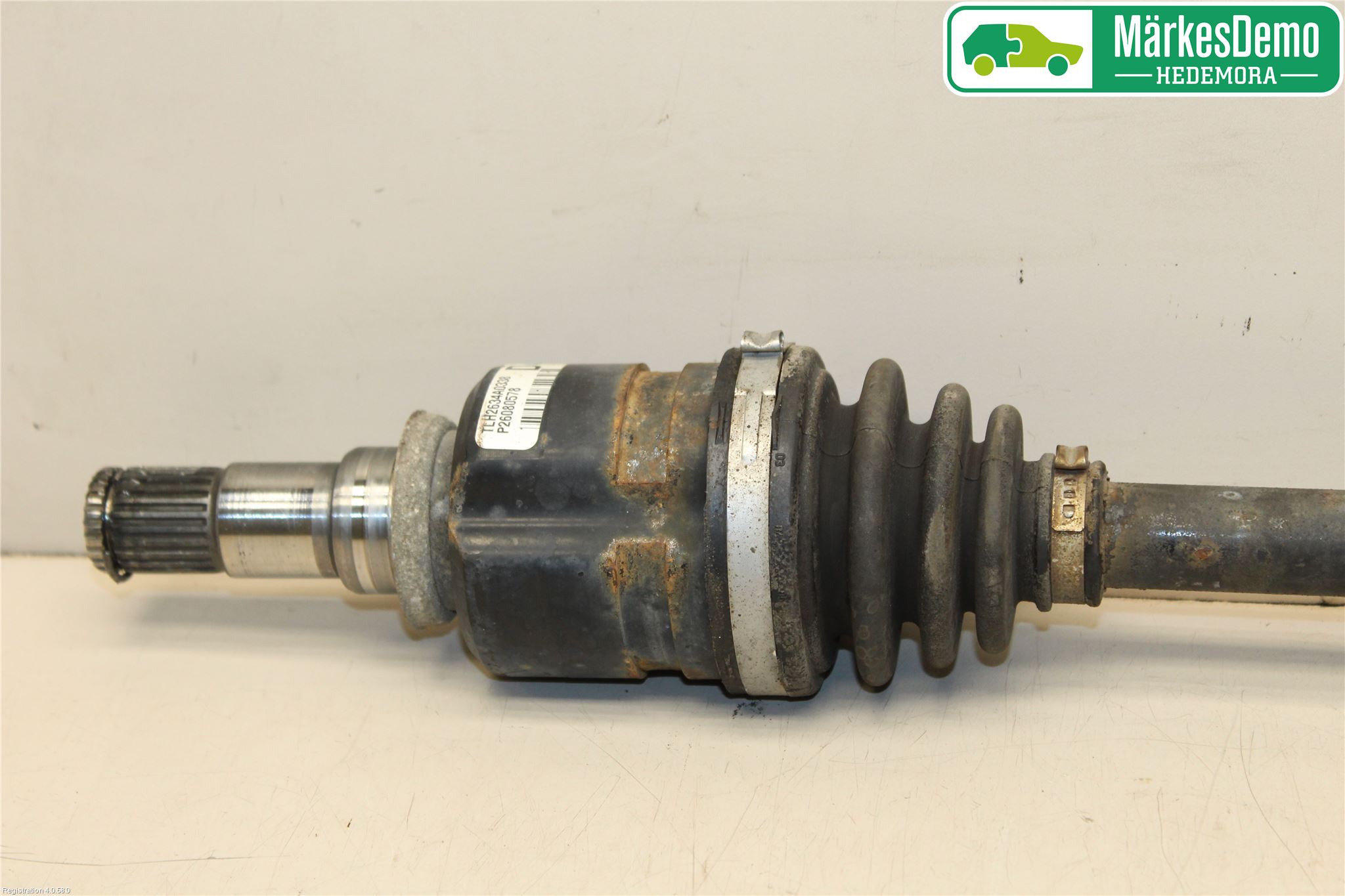 Toyota YARIS P1 03-05 Drivaxel Fram Vänster