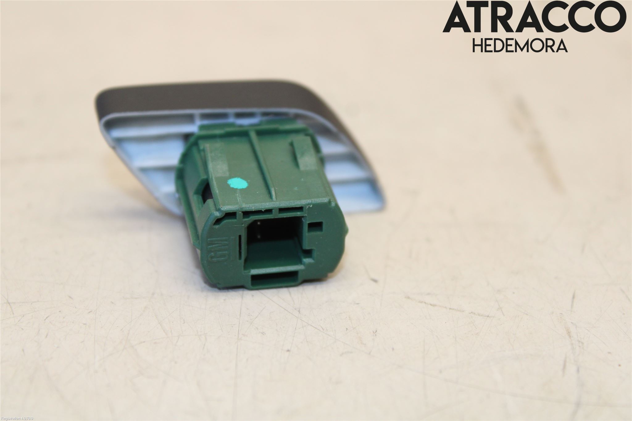 Opel INSIGNIA 17- Strömställare Antisladd