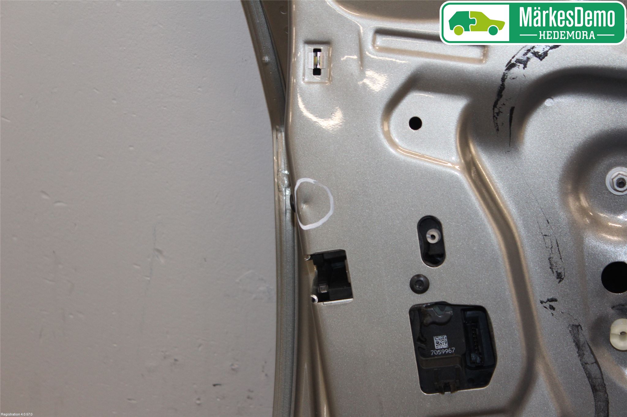 BMW 3 E90/91 SED/TOU 05-12 Dörr Fram Vänster