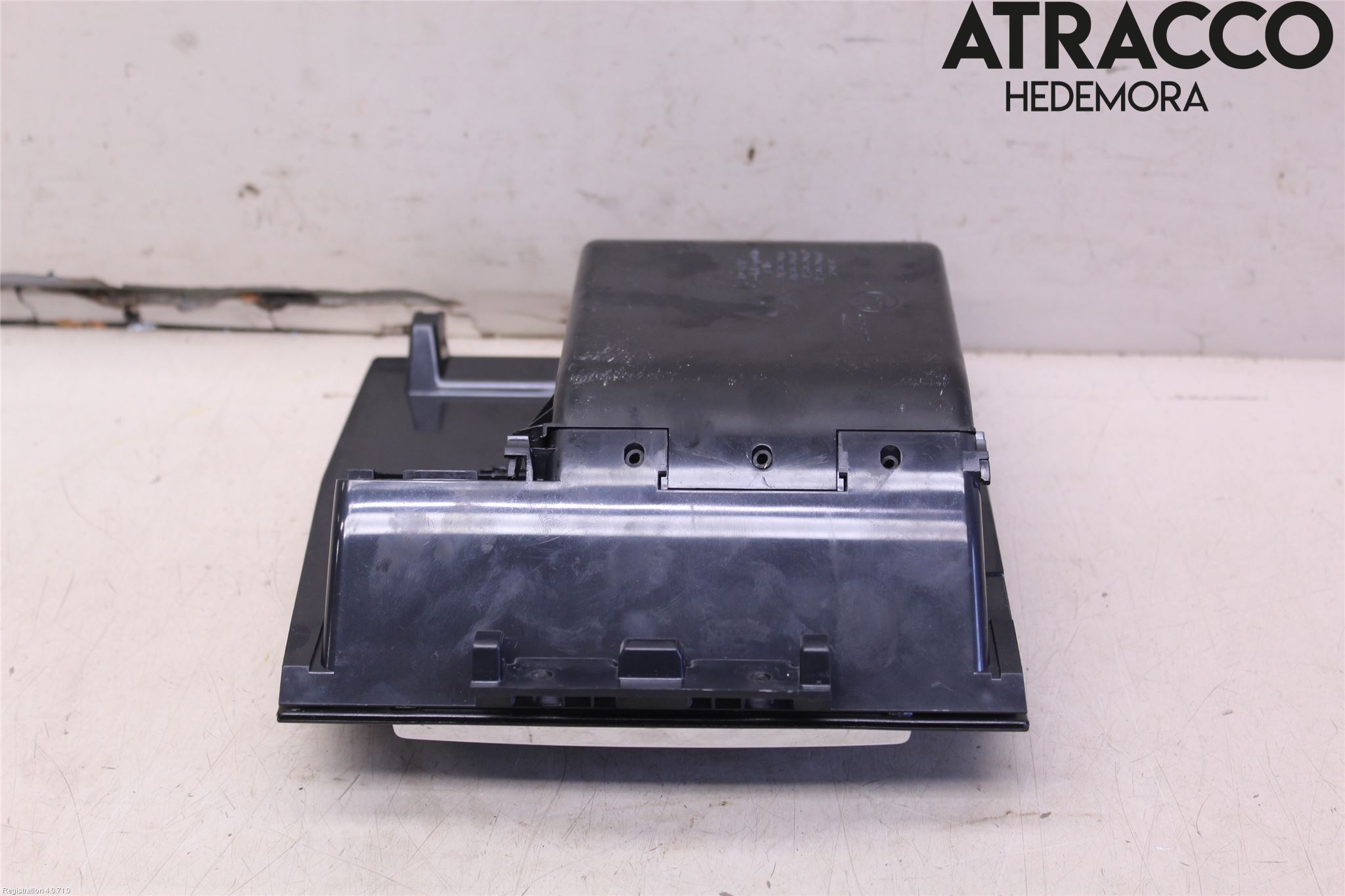 Skoda SUPERB 16-24 Instrumentbräda Förvaringsfack