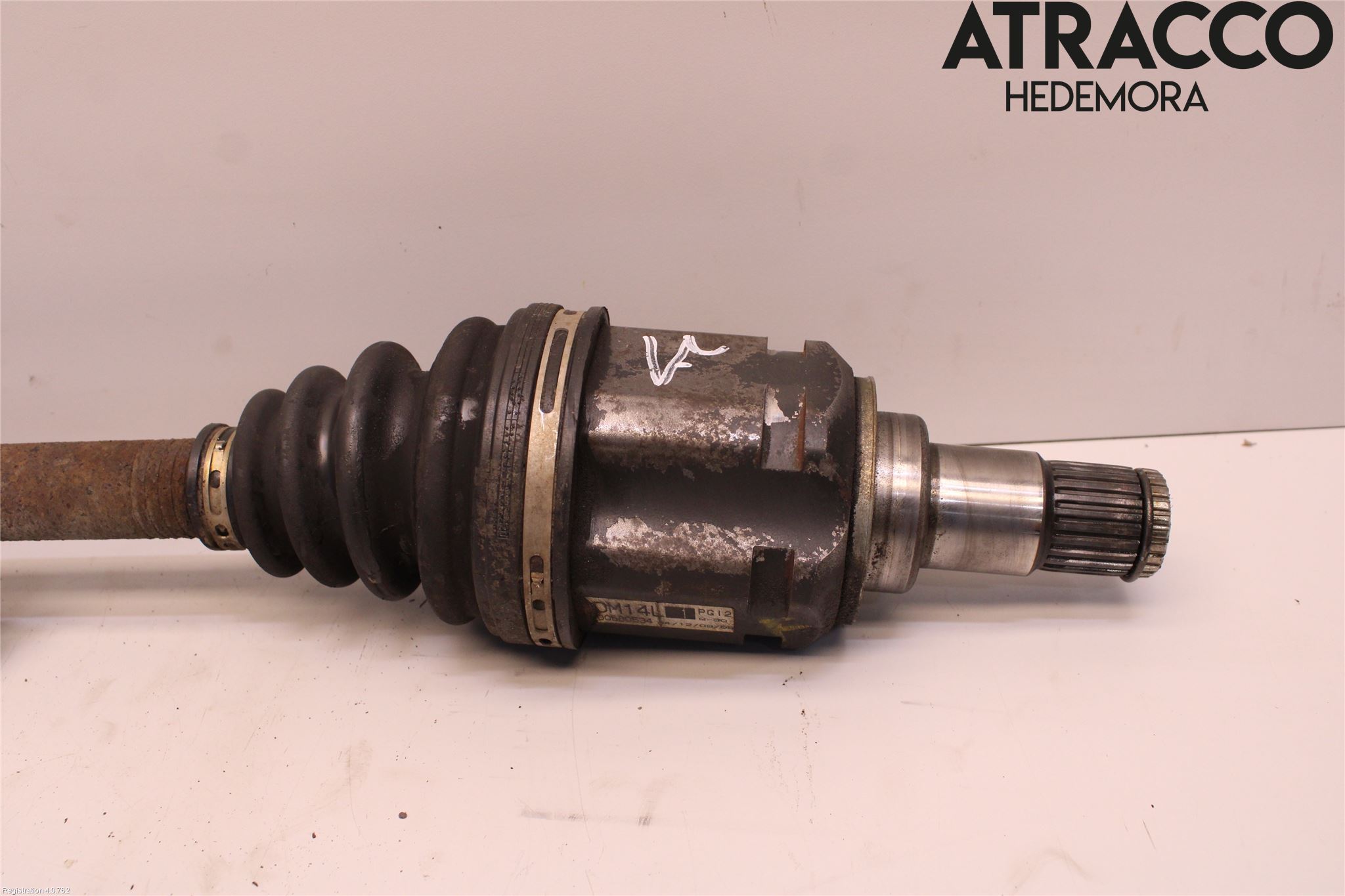 Toyota AVENSIS VERSO Drivaxel Fram Vänster