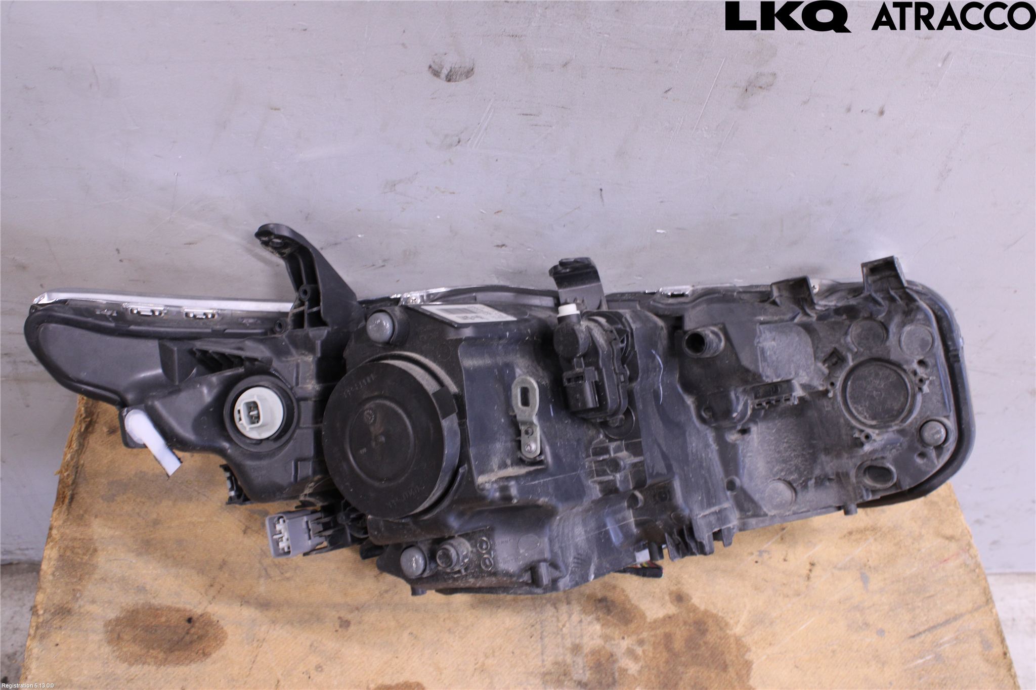 Toyota AURIS 13-19 Strålkastare Vänster