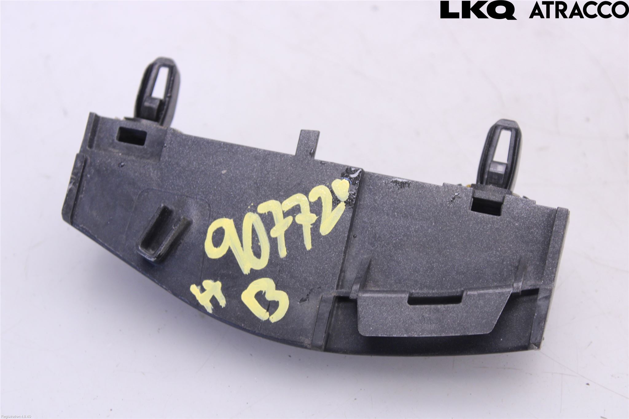 Toyota AVENSIS 09-15 Stötfångarfäste Bak Hö