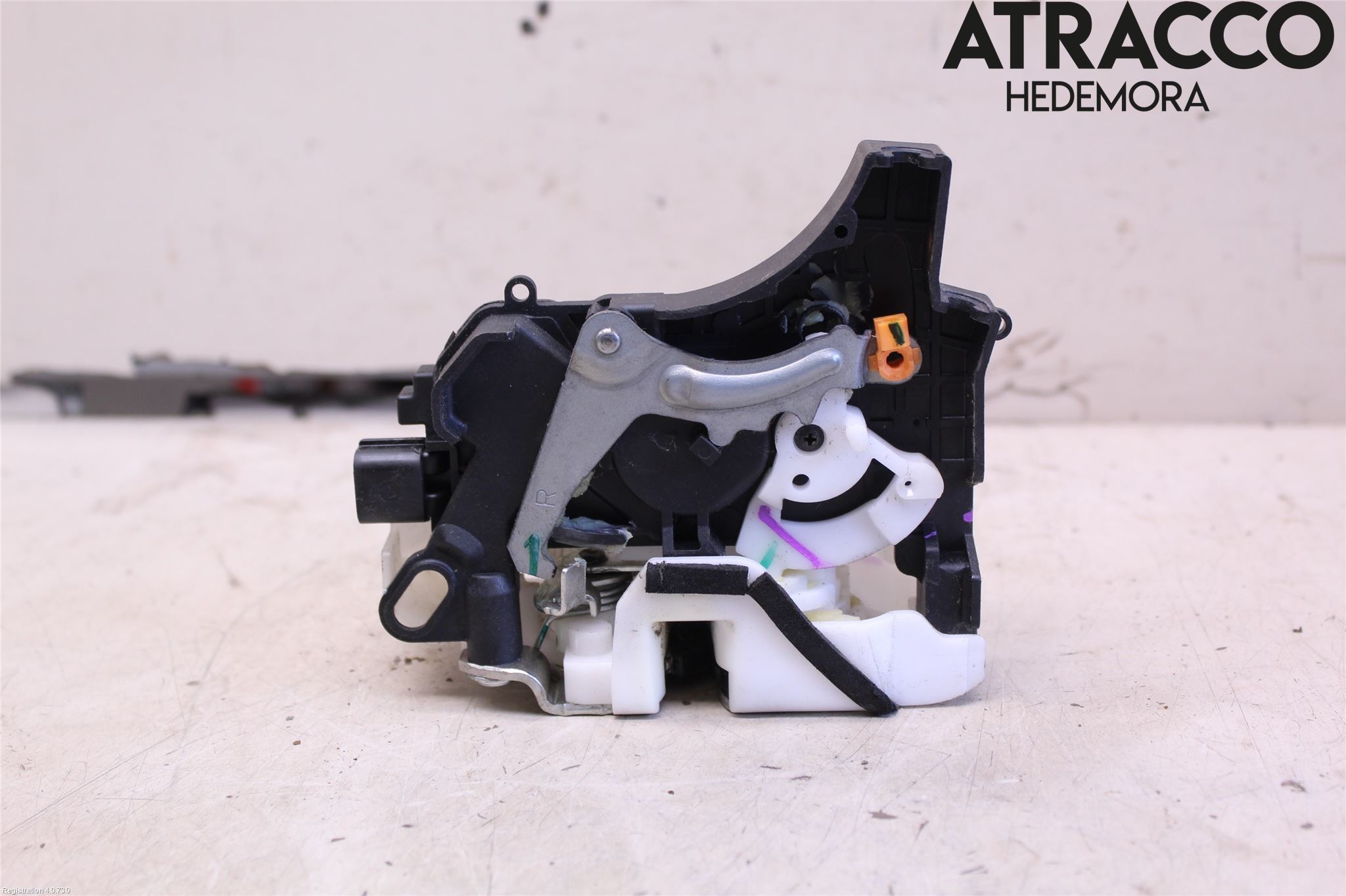 Mitsubishi L200 06-15 Låskista-Dörrlås