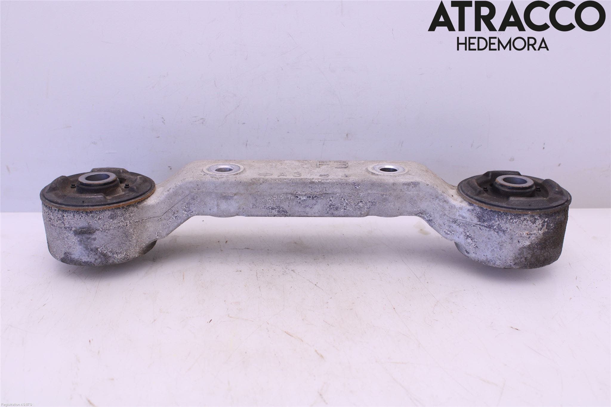 Toyota RAV4 19- Bakaxel Fäste