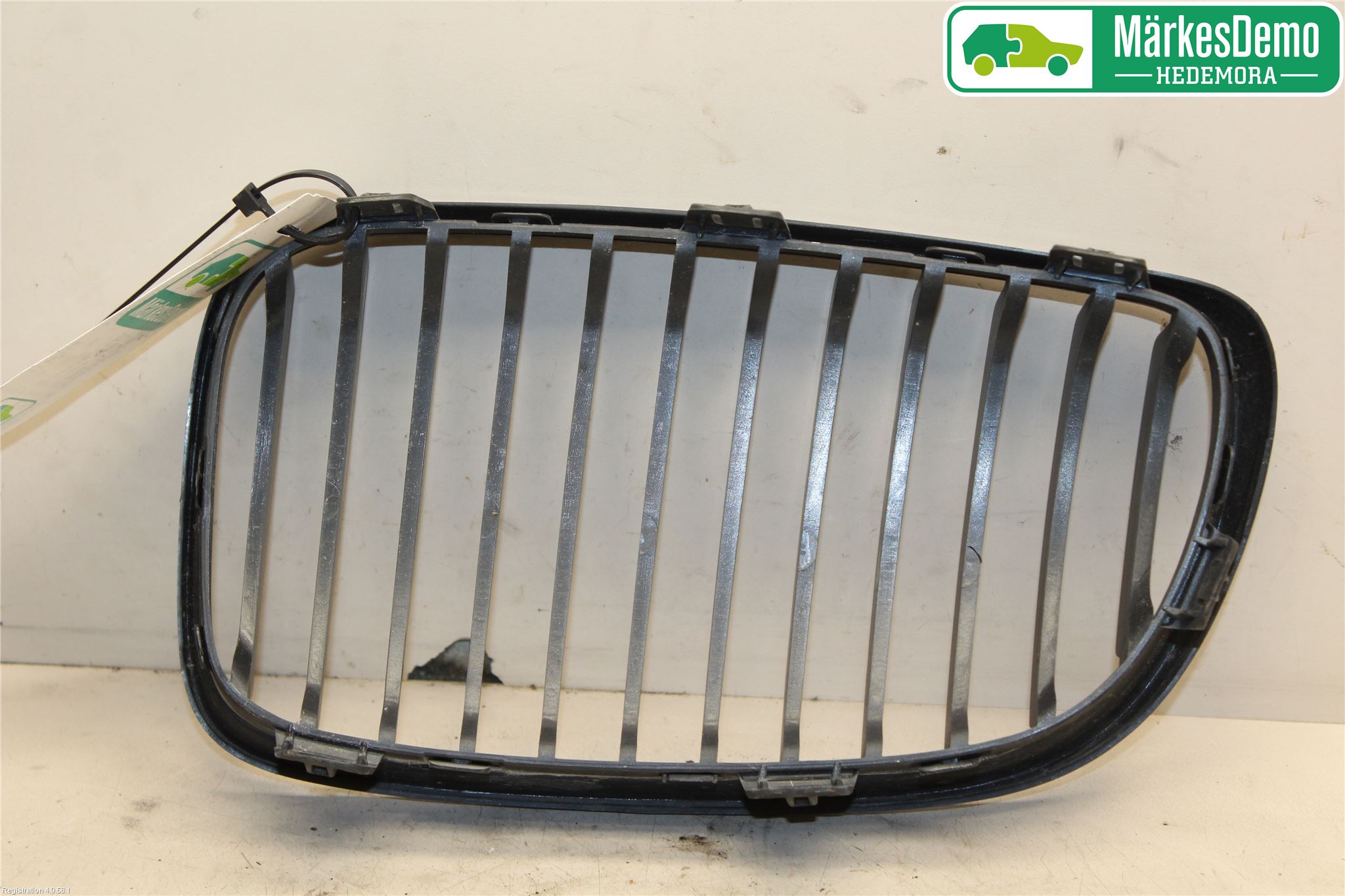 BMW 1 E87/81 5D/3D 03-11 Grilldel Höger