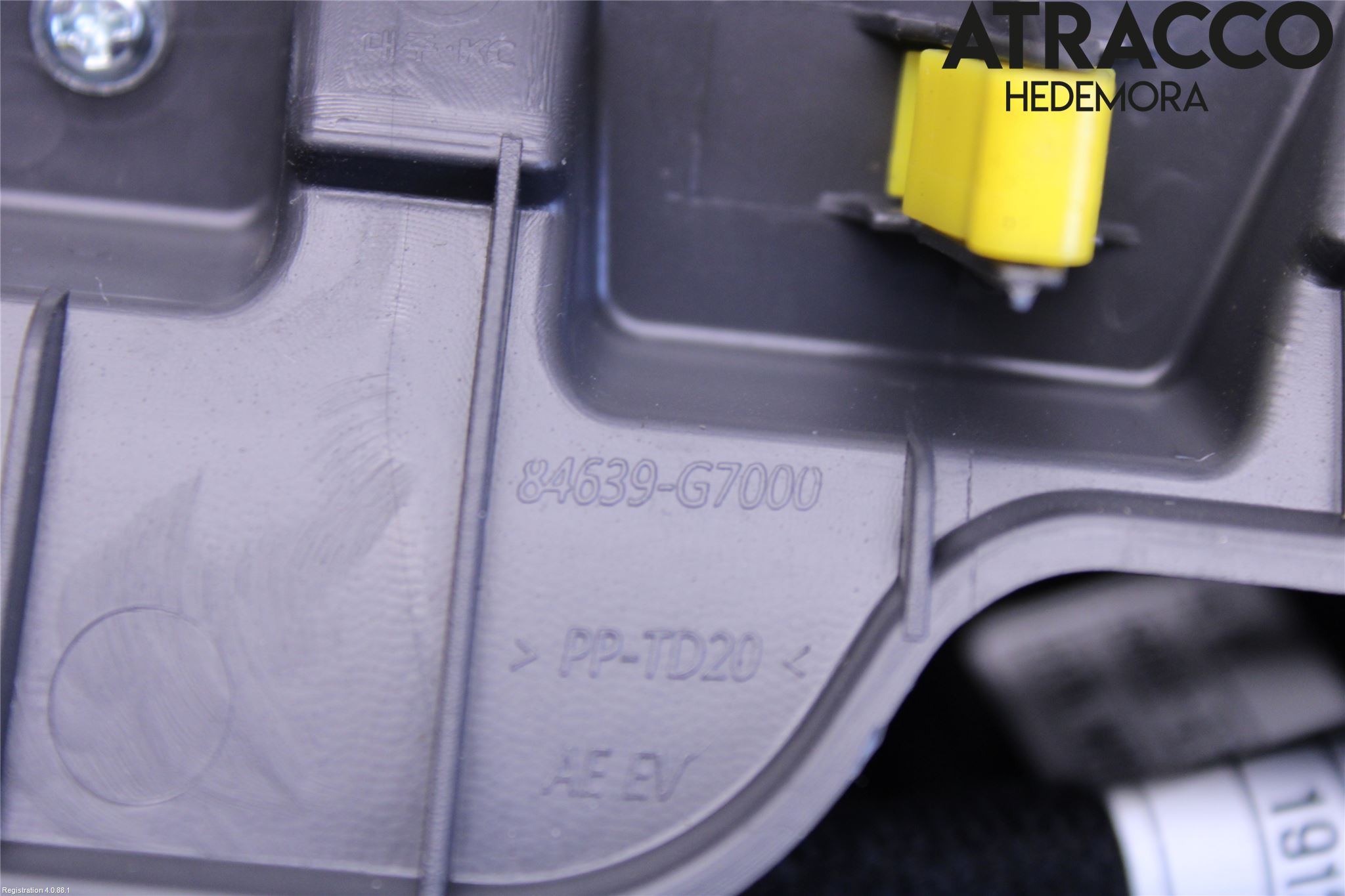Hyundai IONIQ AE 17-22 Instrumentkonsoll Mitt