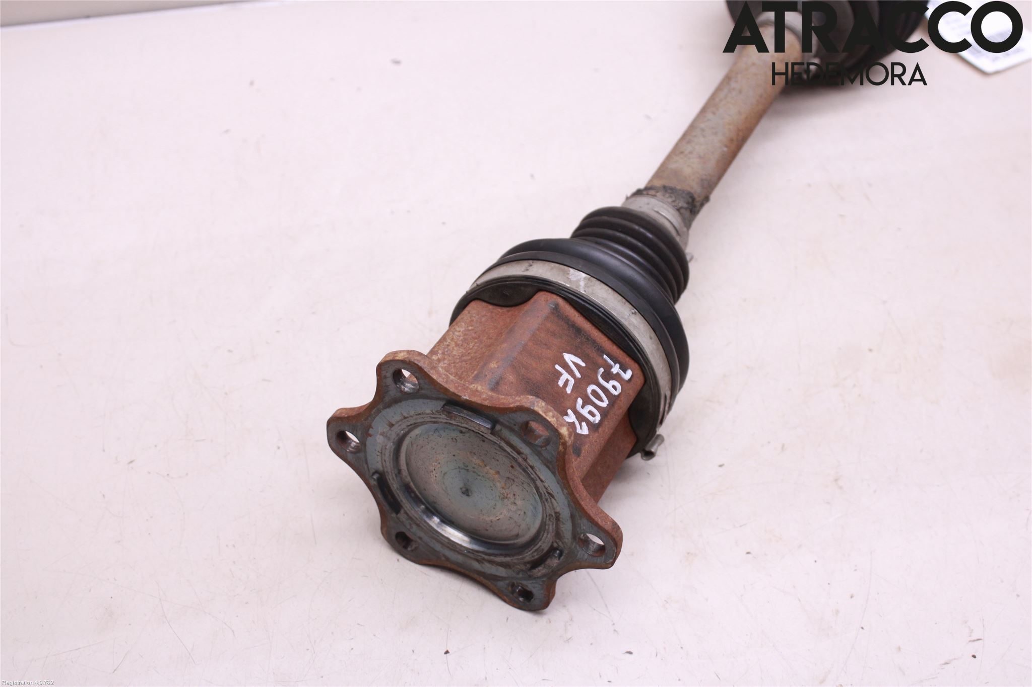 Volkswagen VW PASSAT 15-19 Drivaxel Fram Vänster