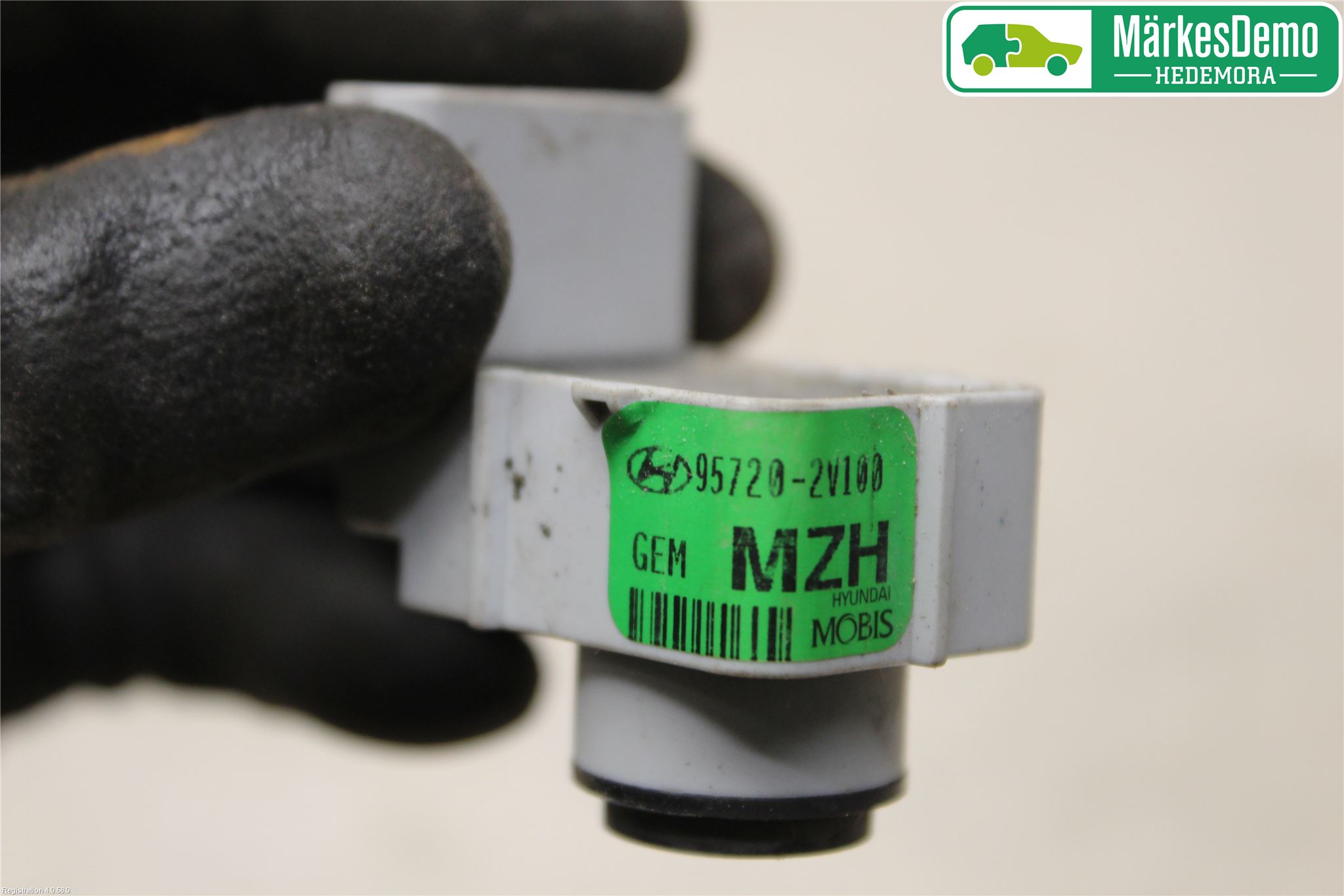 Hyundai VELOSTER 12-17 Parkeringshjälp Backsensor