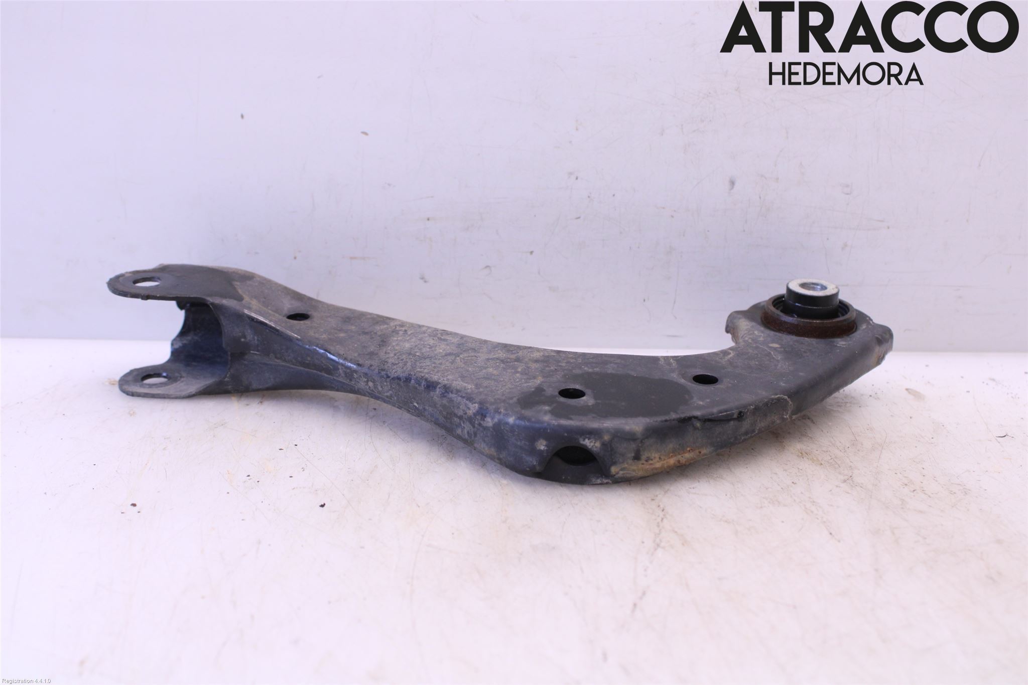 Toyota COROLLA CROSS XG10 22- Bärarm Bak Övre Höger