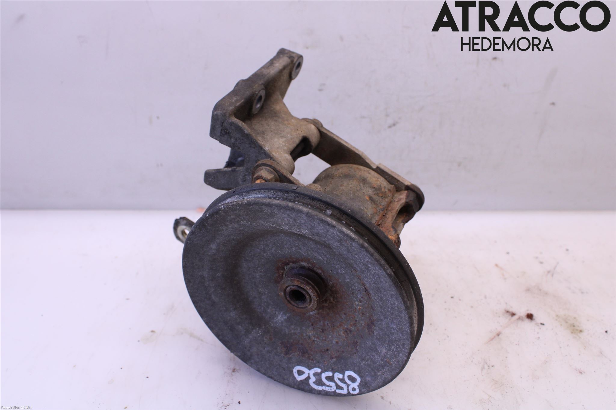 Volvo 940 91-98 Styrservopumpsfäste