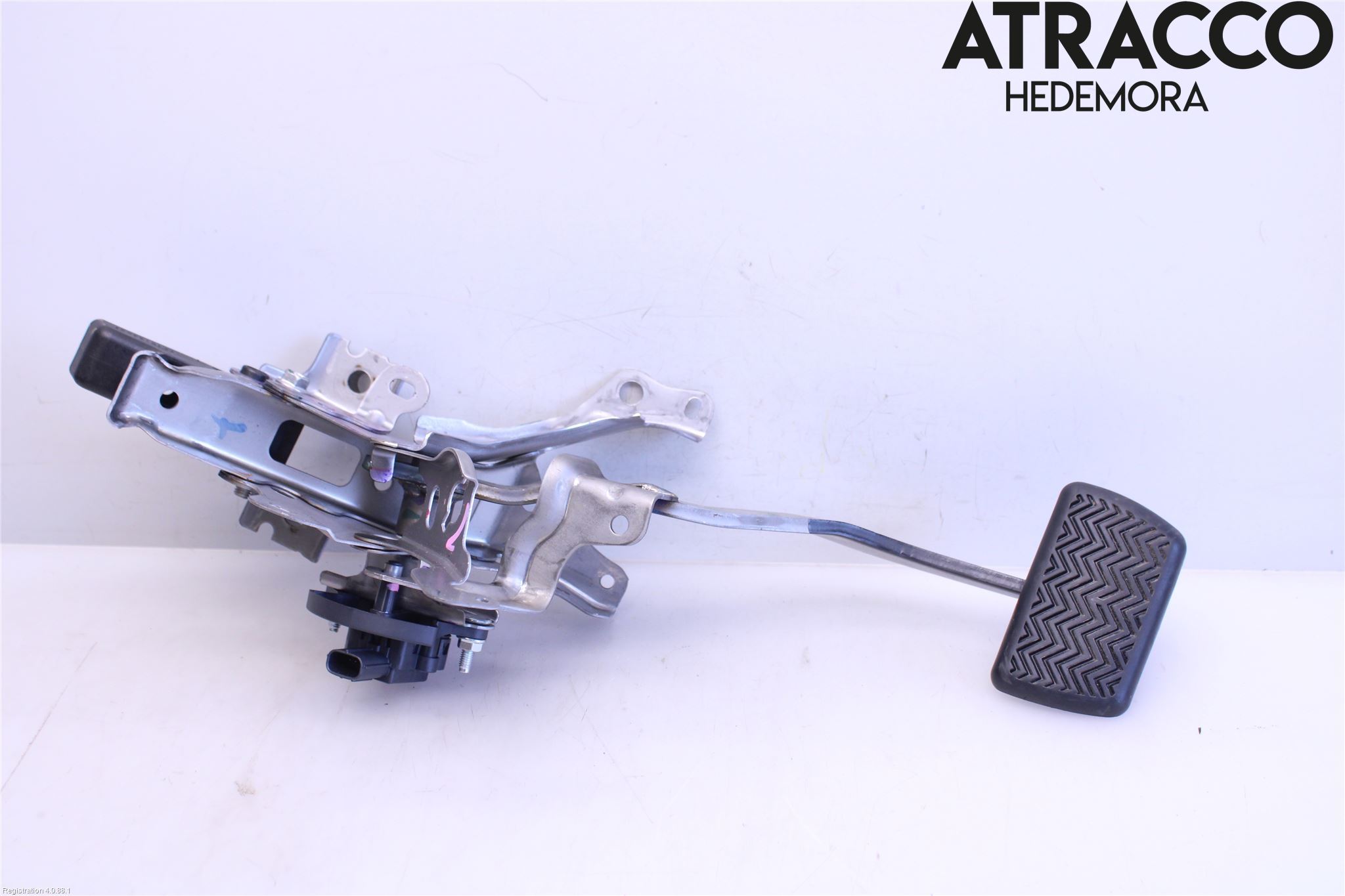 Toyota YARIS CROSS XP21 21- Bromspedal