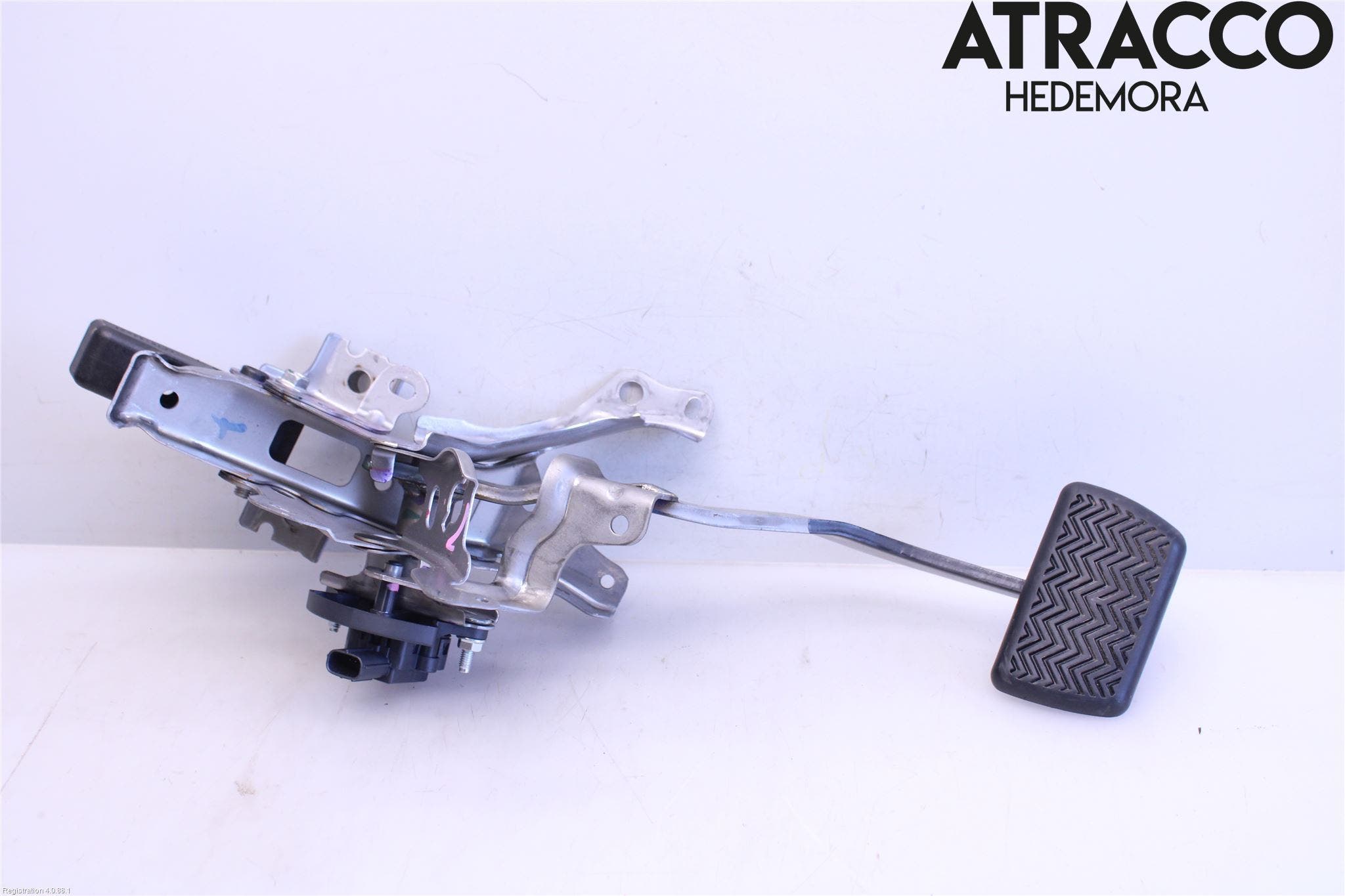 Toyota YARIS CROSS XP21 21- Bromspedal