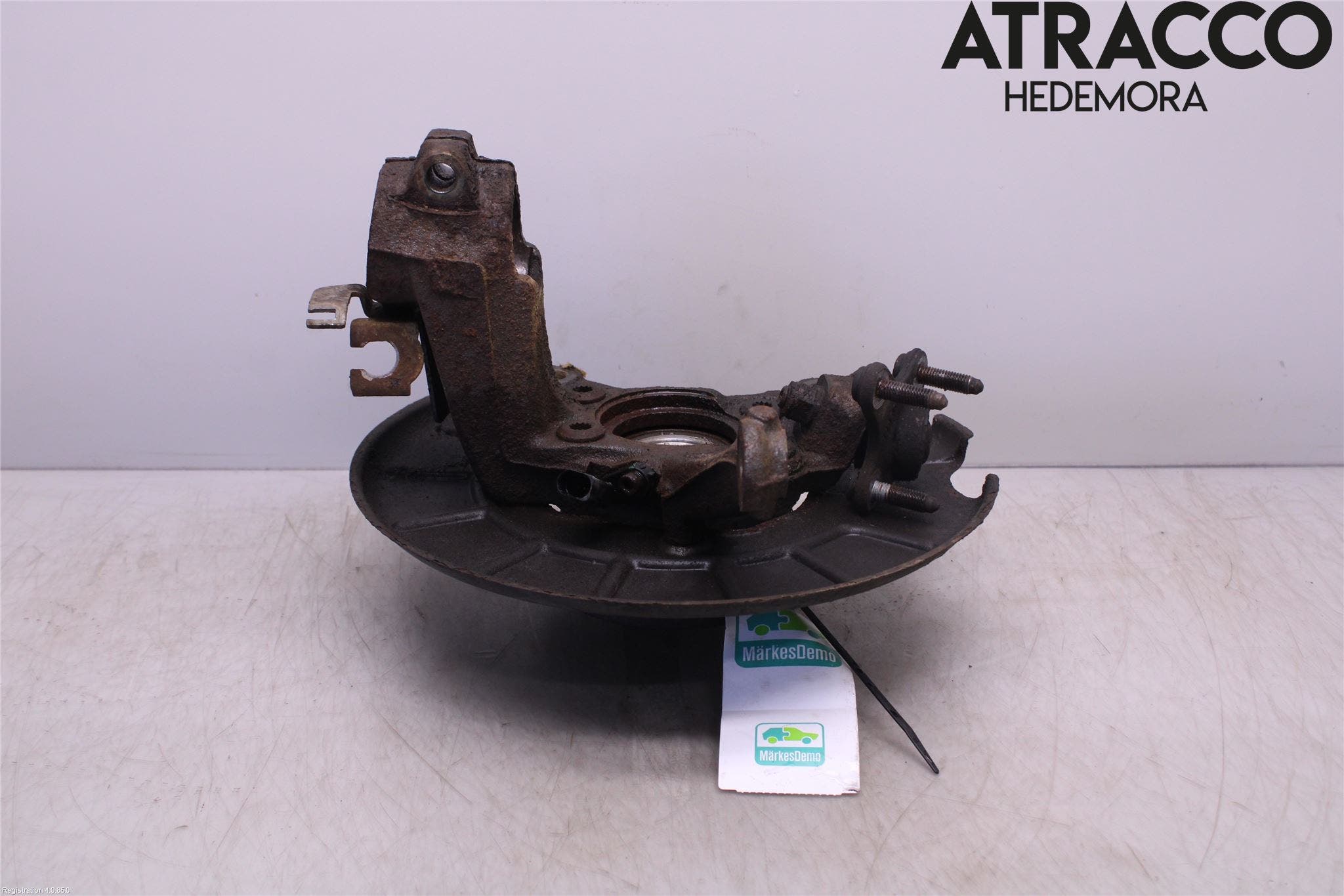 Volkswagen VW SCIROCCO 09-17 Styrspindel Lagerhus Vä