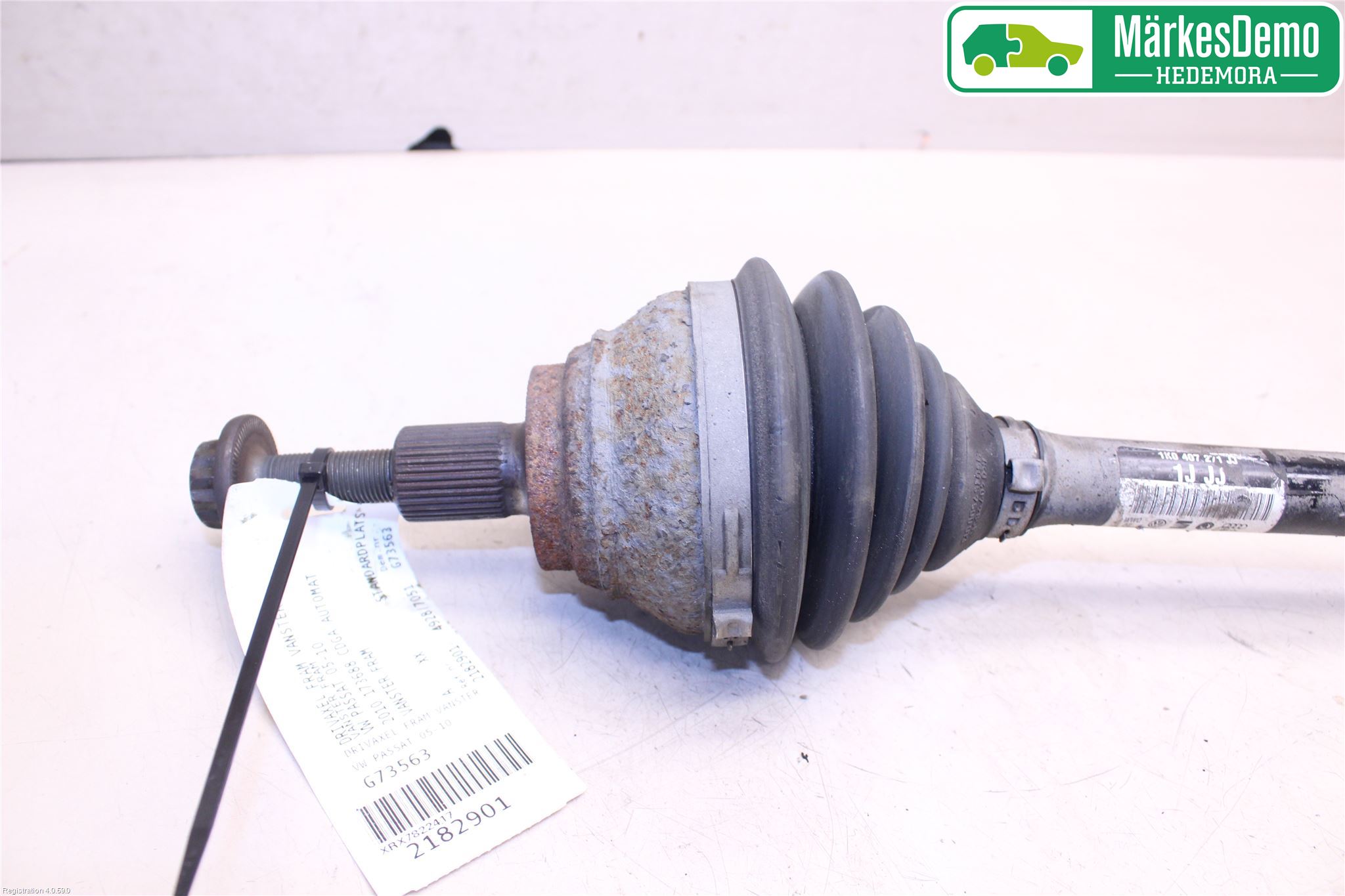 Volkswagen VW PASSAT 05-11 Drivaxel Fram Vänster