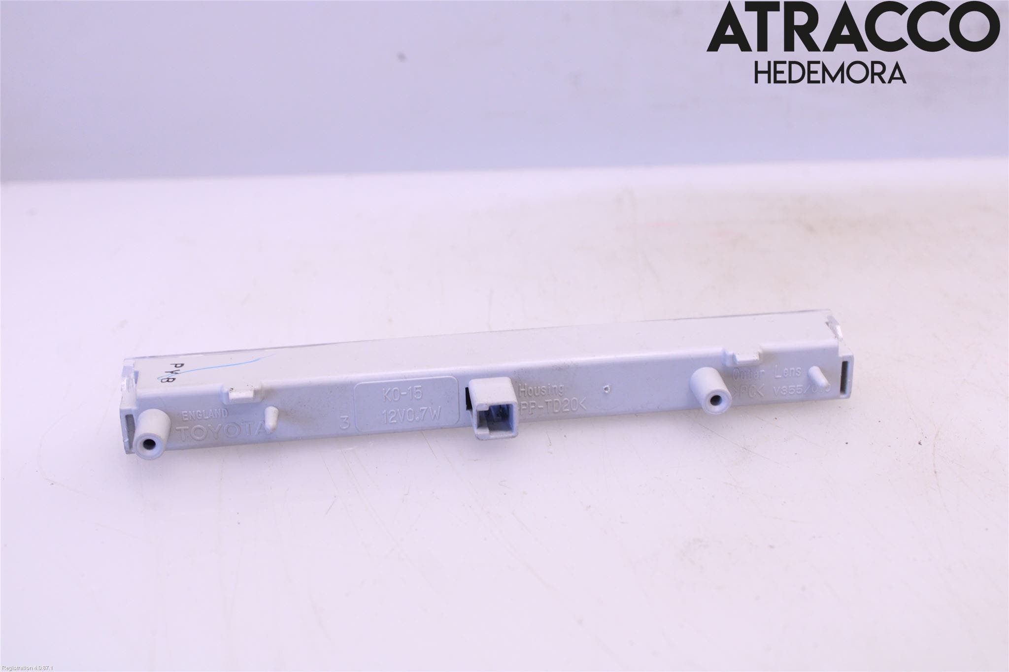 Toyota YARIS XP21 20- Bromsljus Bakruta