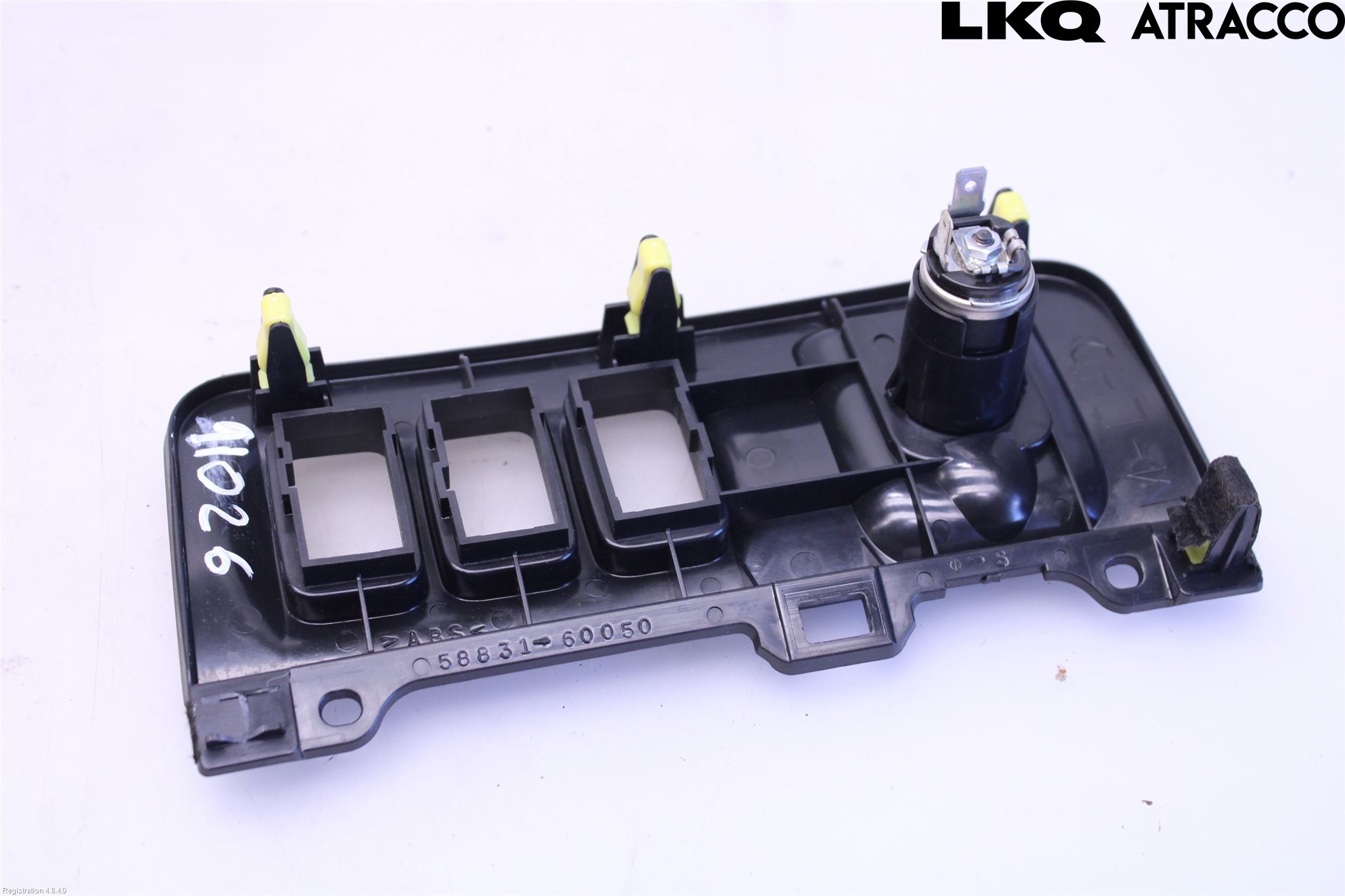 Toyota LANDCRUISER J120 02-09 Instrument-Radio Sarg