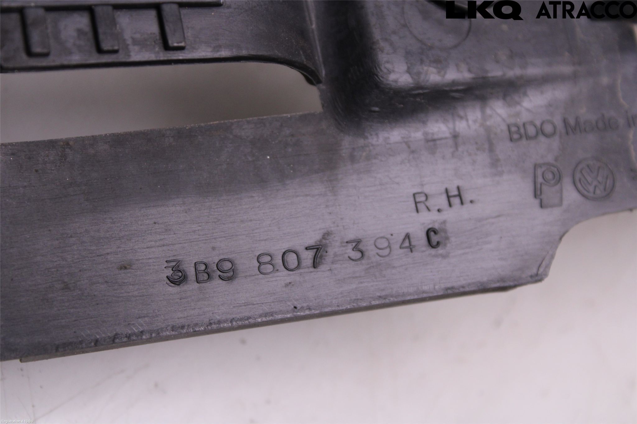 Volkswagen VW PASSAT 01-05 Stötfångarfäste Bak Hö