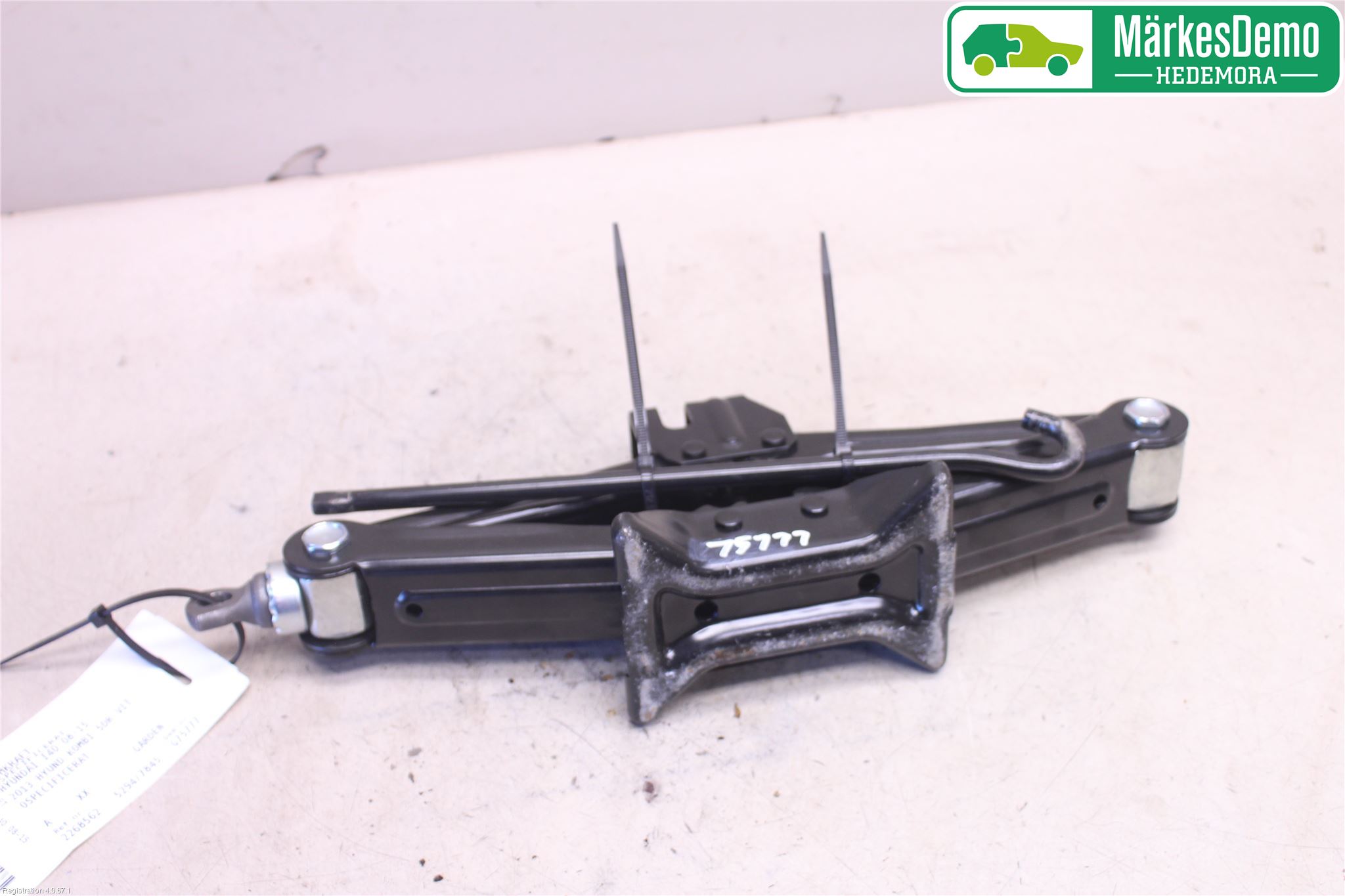 Hyundai i40 08-15 Domkraft