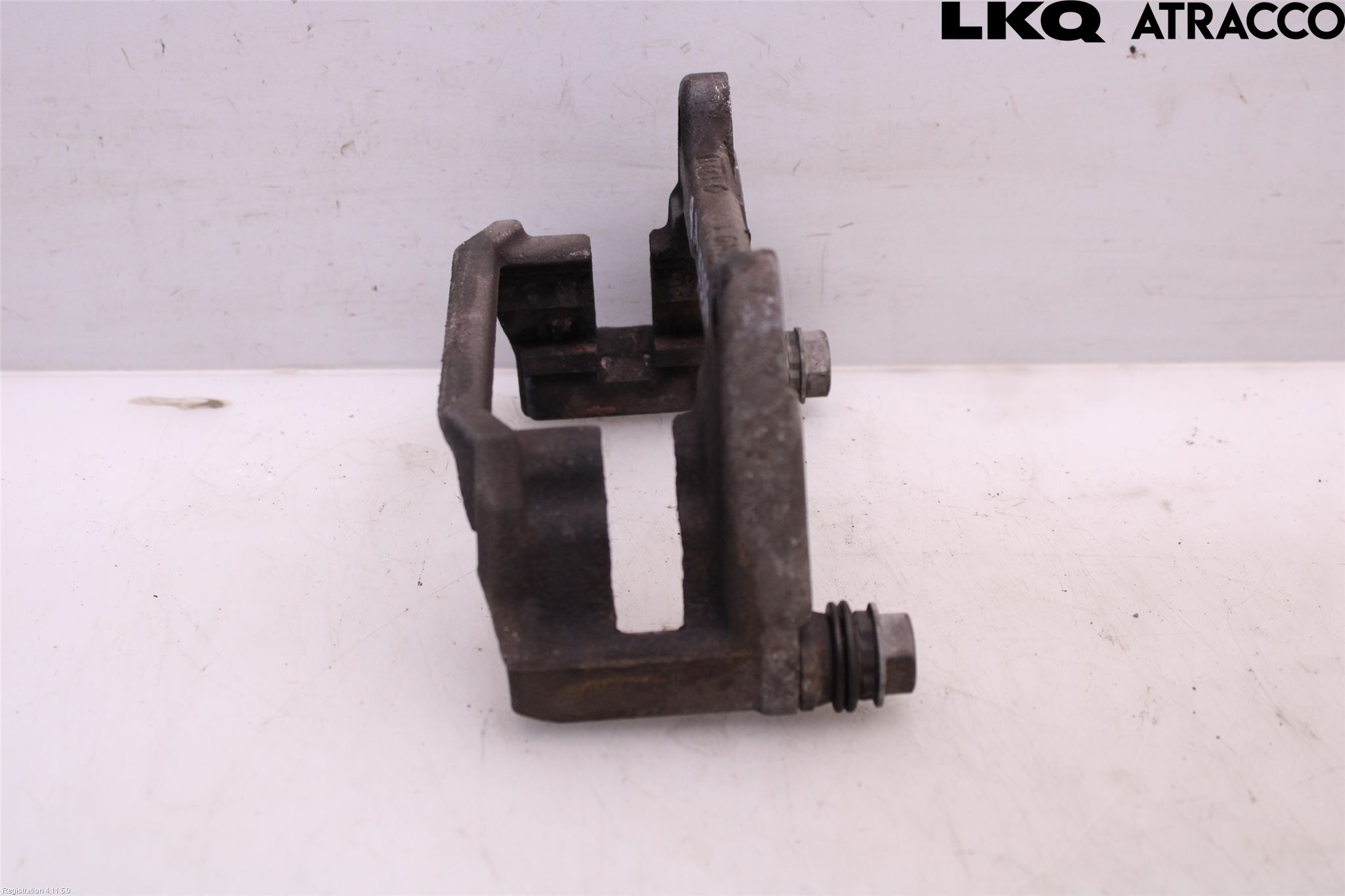 Audi A6 F2/C8 19- Bromsokshållare