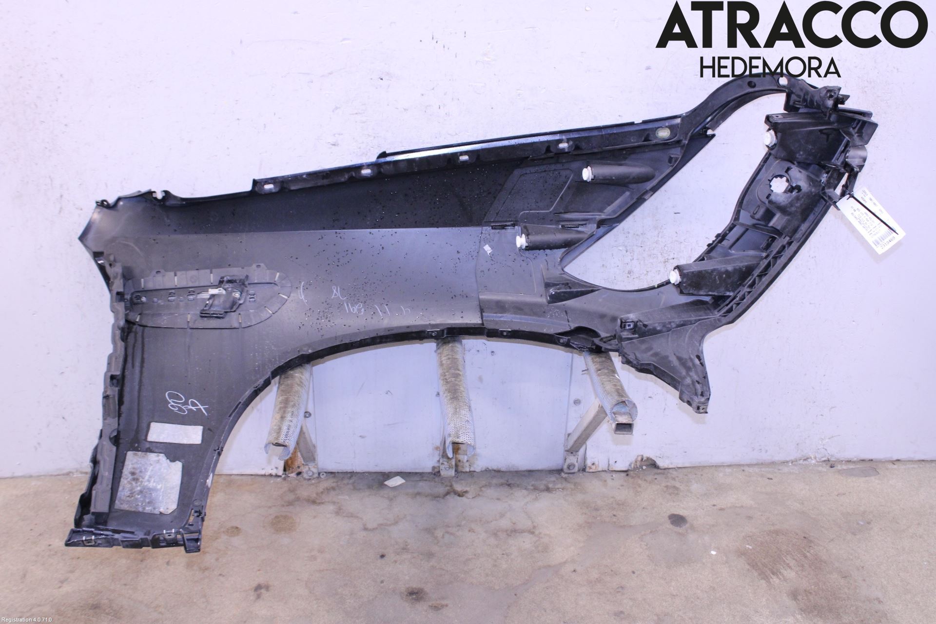 BMW X6 E71/E72   08-14 Skärm Fram Vänster